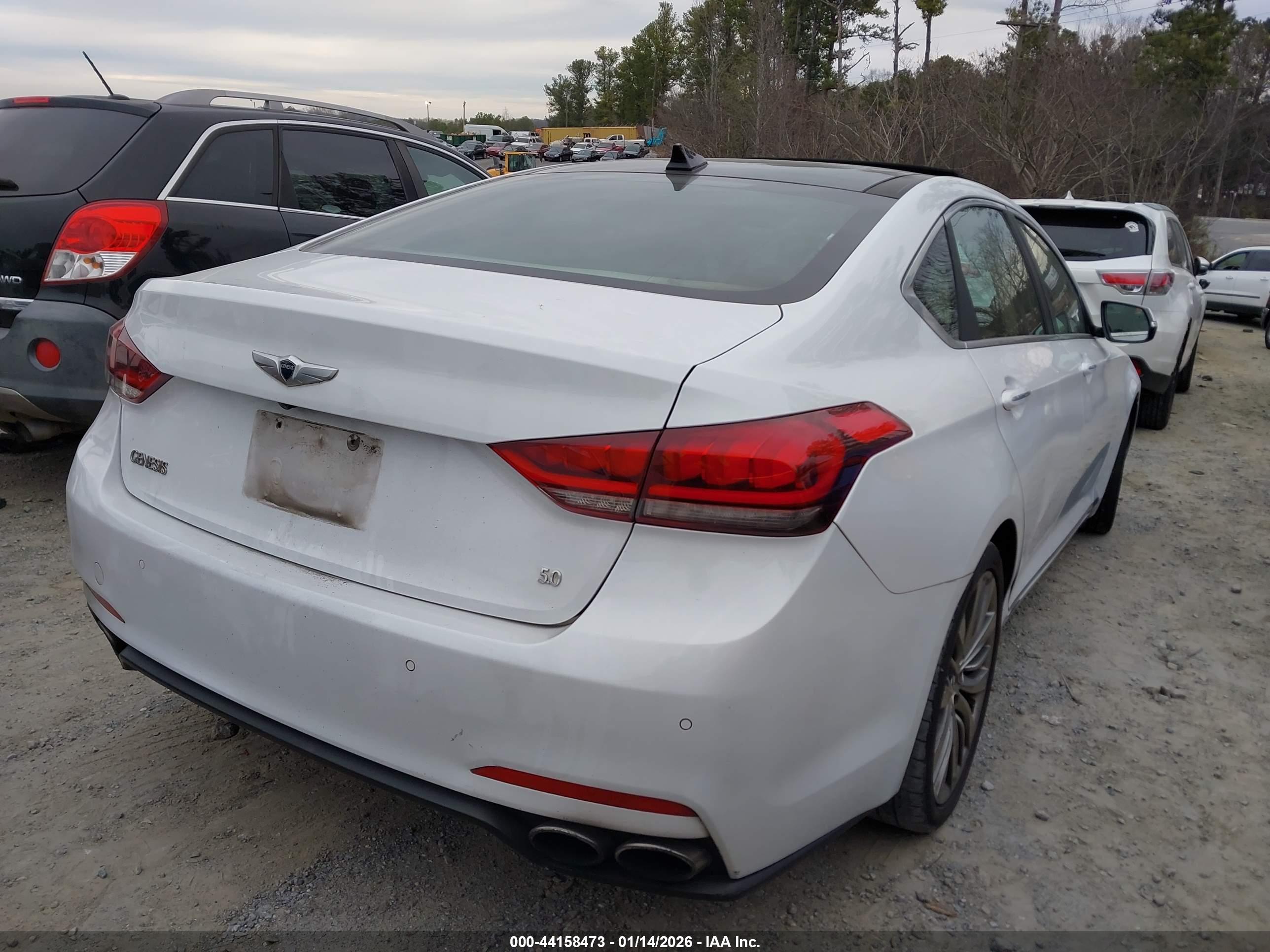 HYUNDAI GENESIS image 4