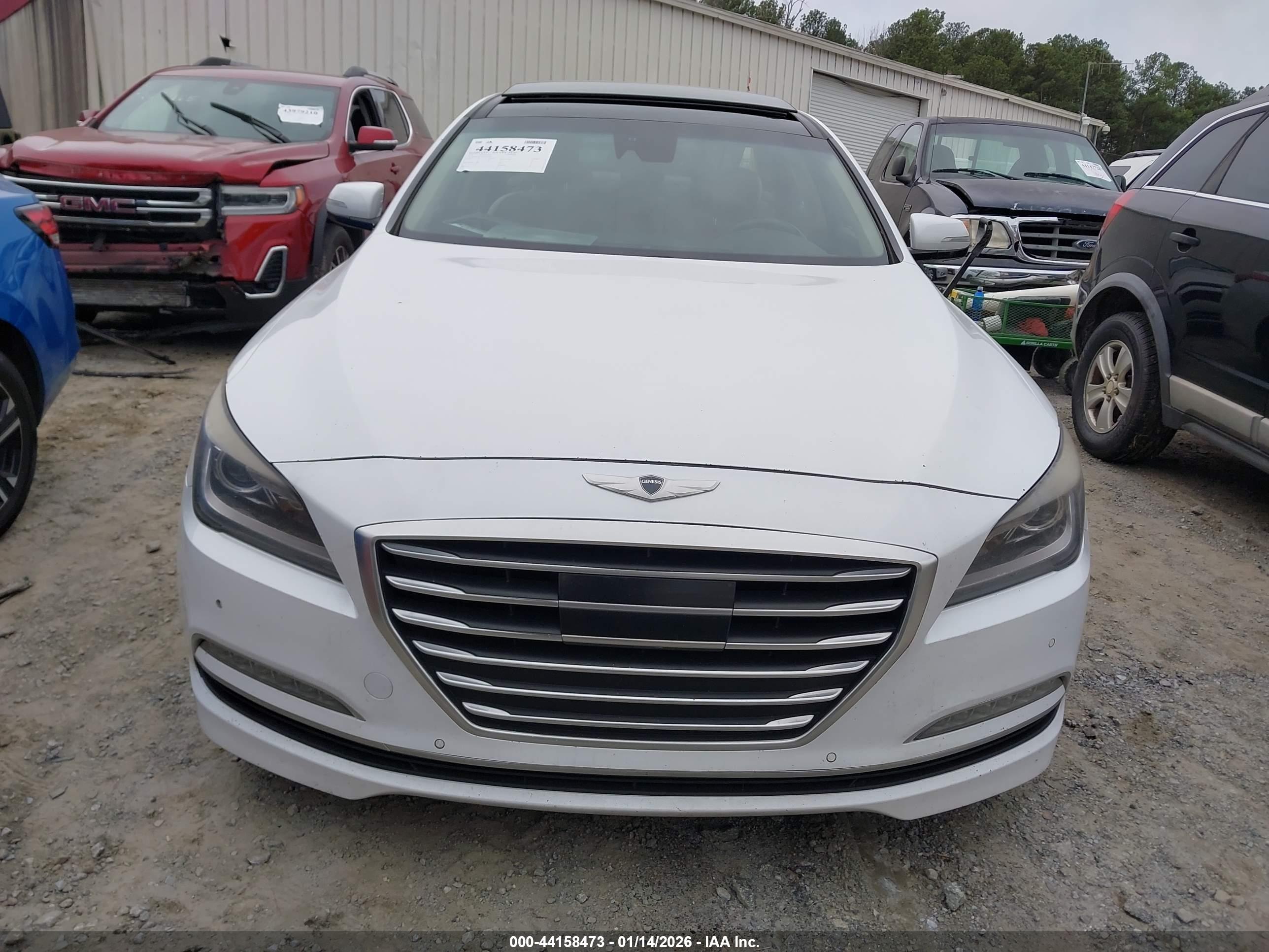 HYUNDAI GENESIS image 6