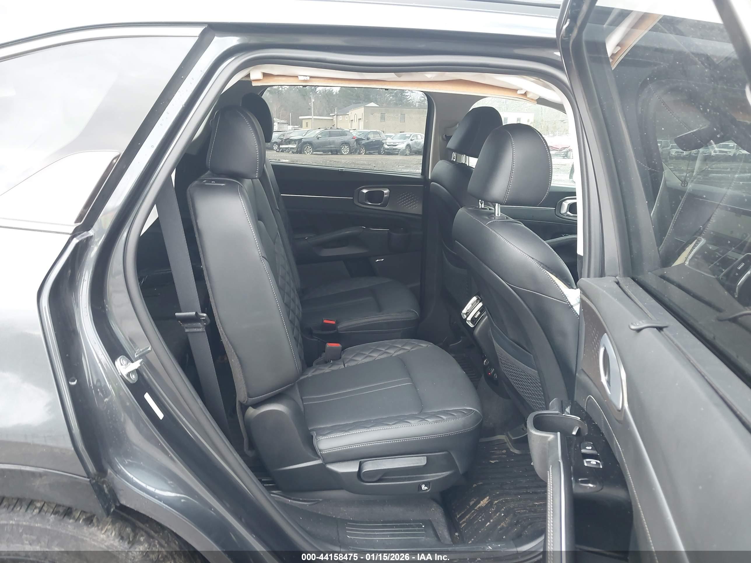 KIA SORENTO image 8