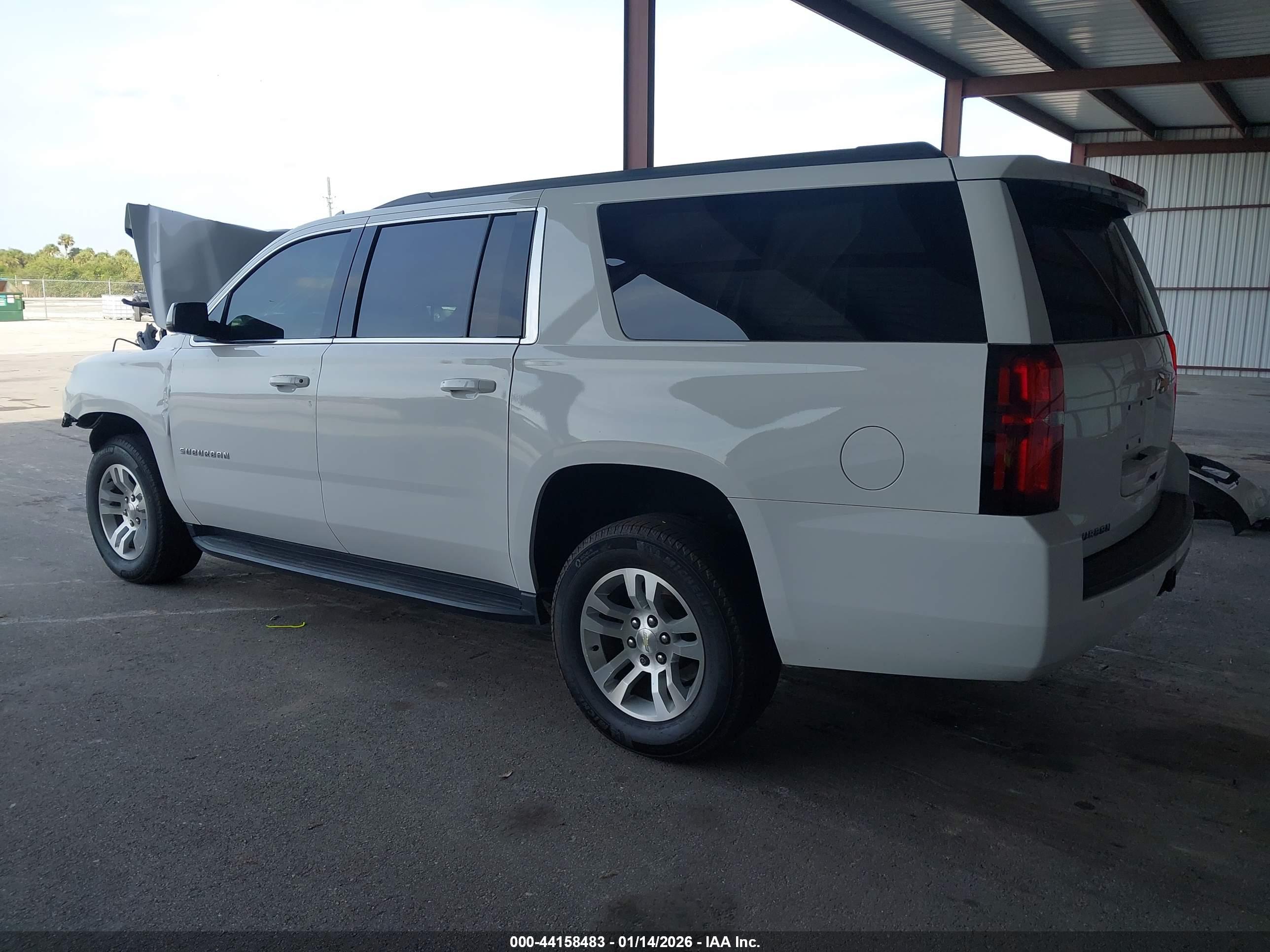 CHEVROLET SUBURBAN image 3