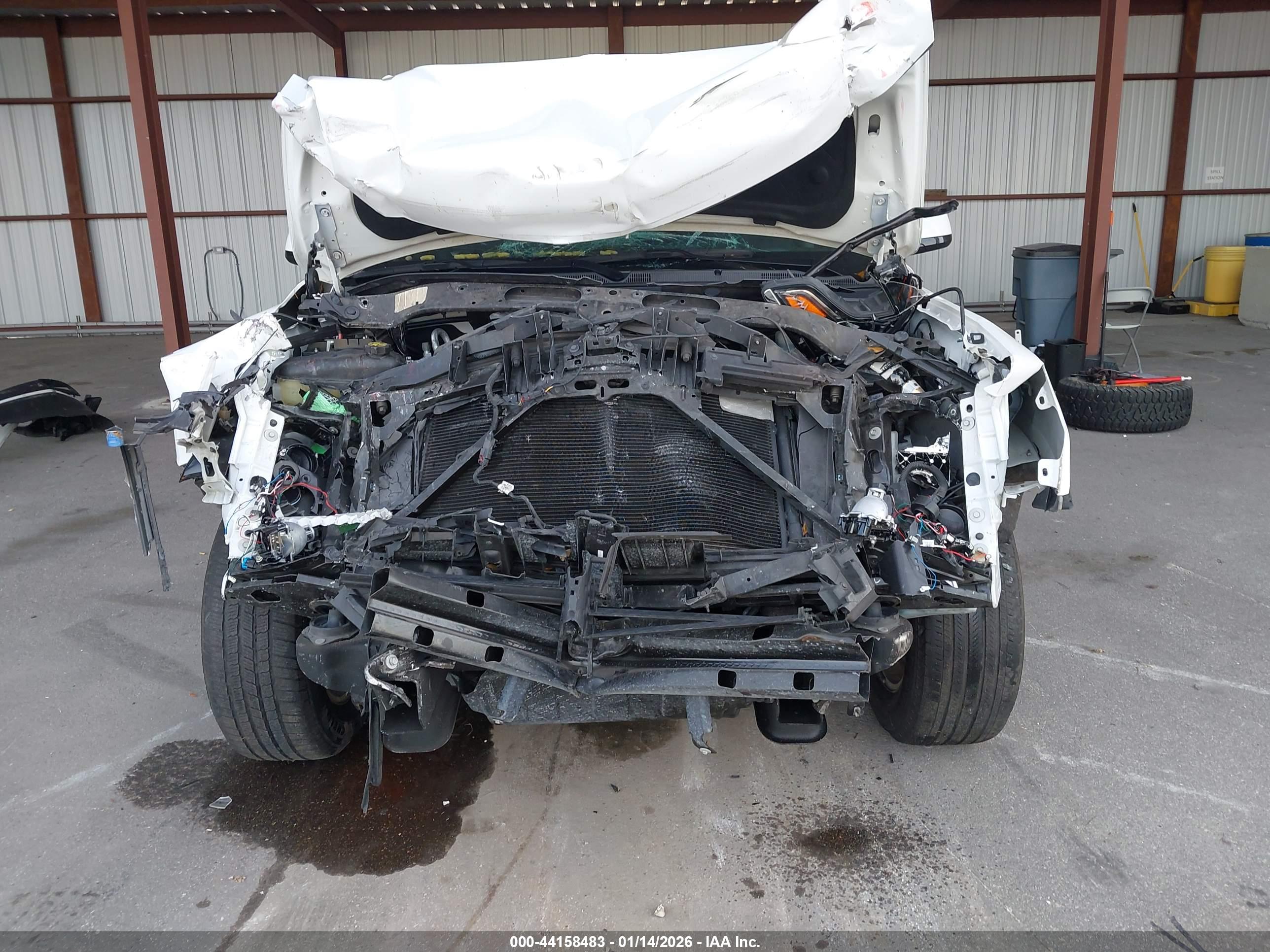 CHEVROLET SUBURBAN image 6
