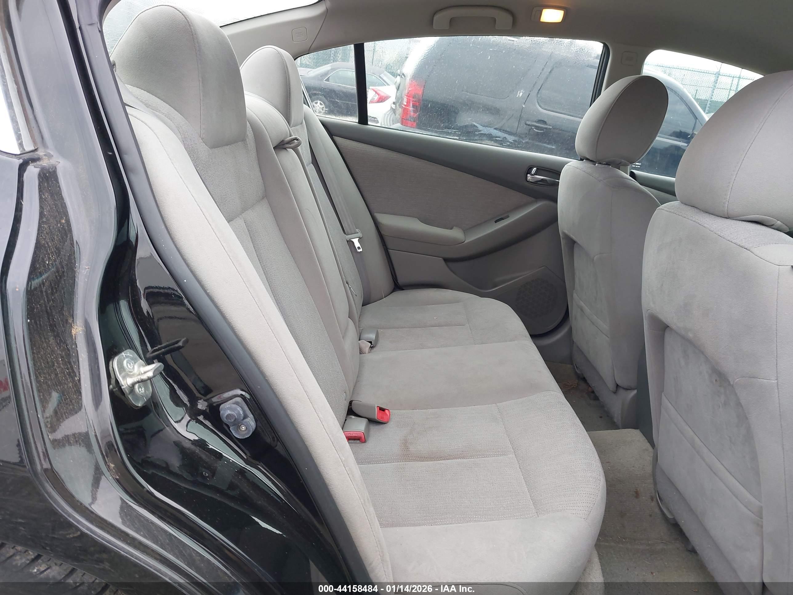 NISSAN ALTIMA image 8
