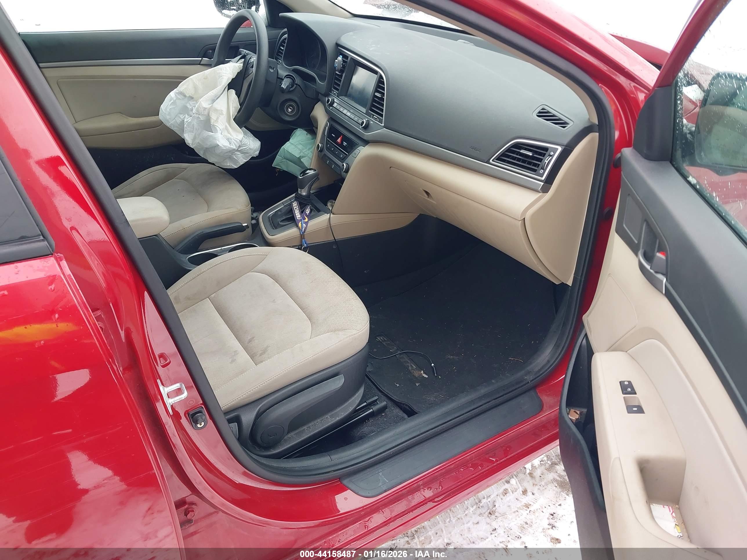 HYUNDAI ELANTRA image 5