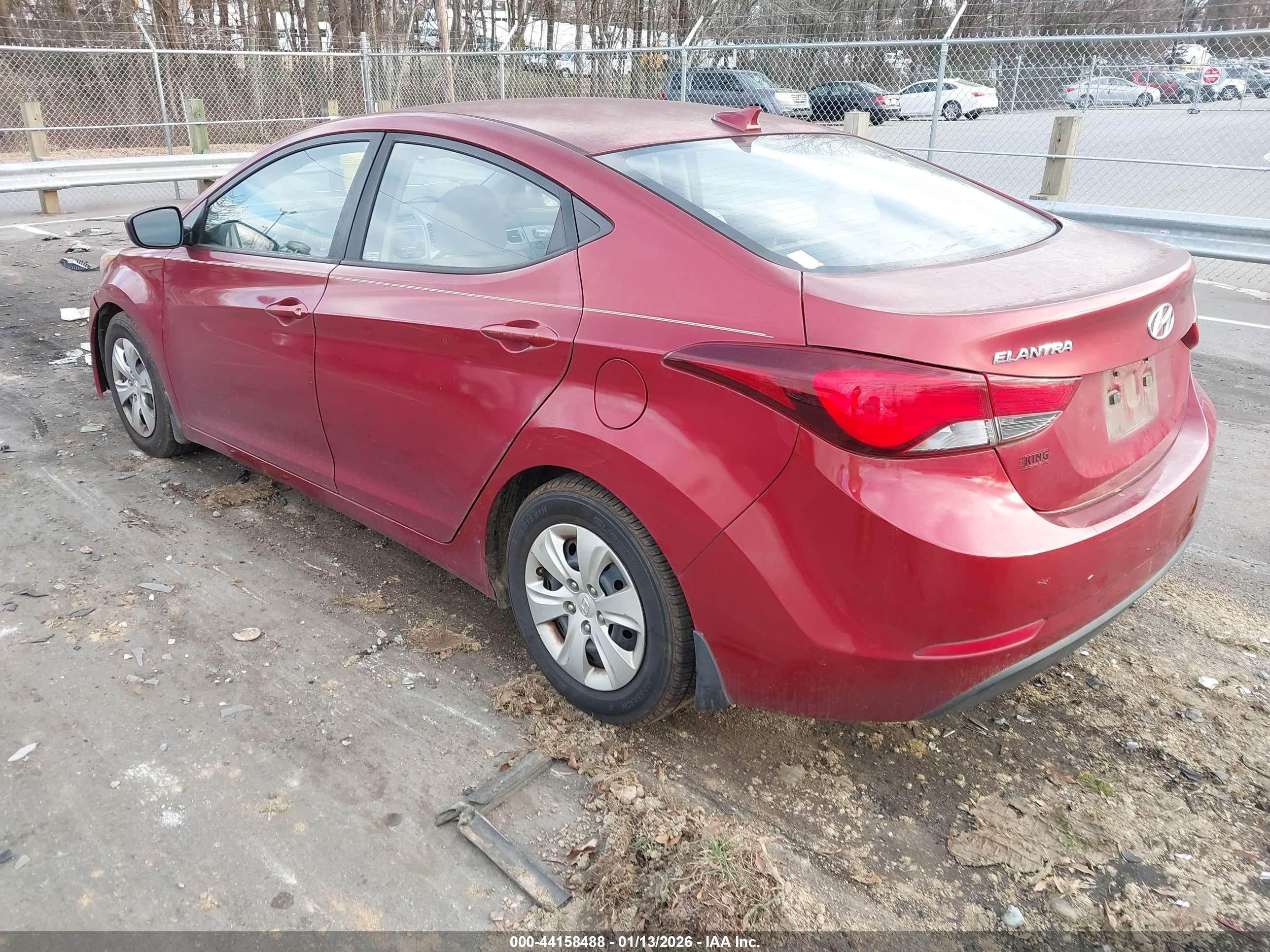 HYUNDAI ELANTRA image 3