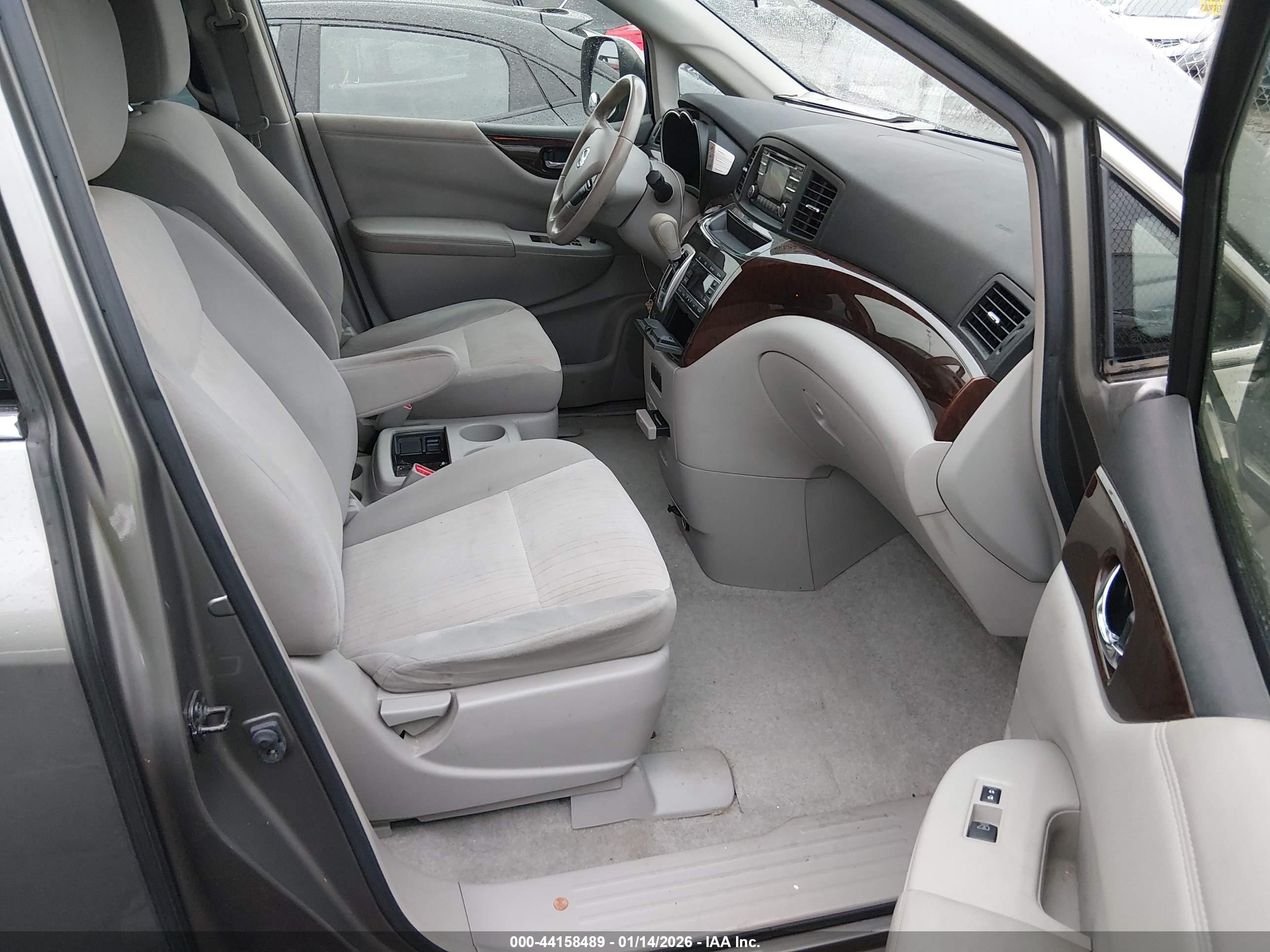NISSAN QUEST image 5