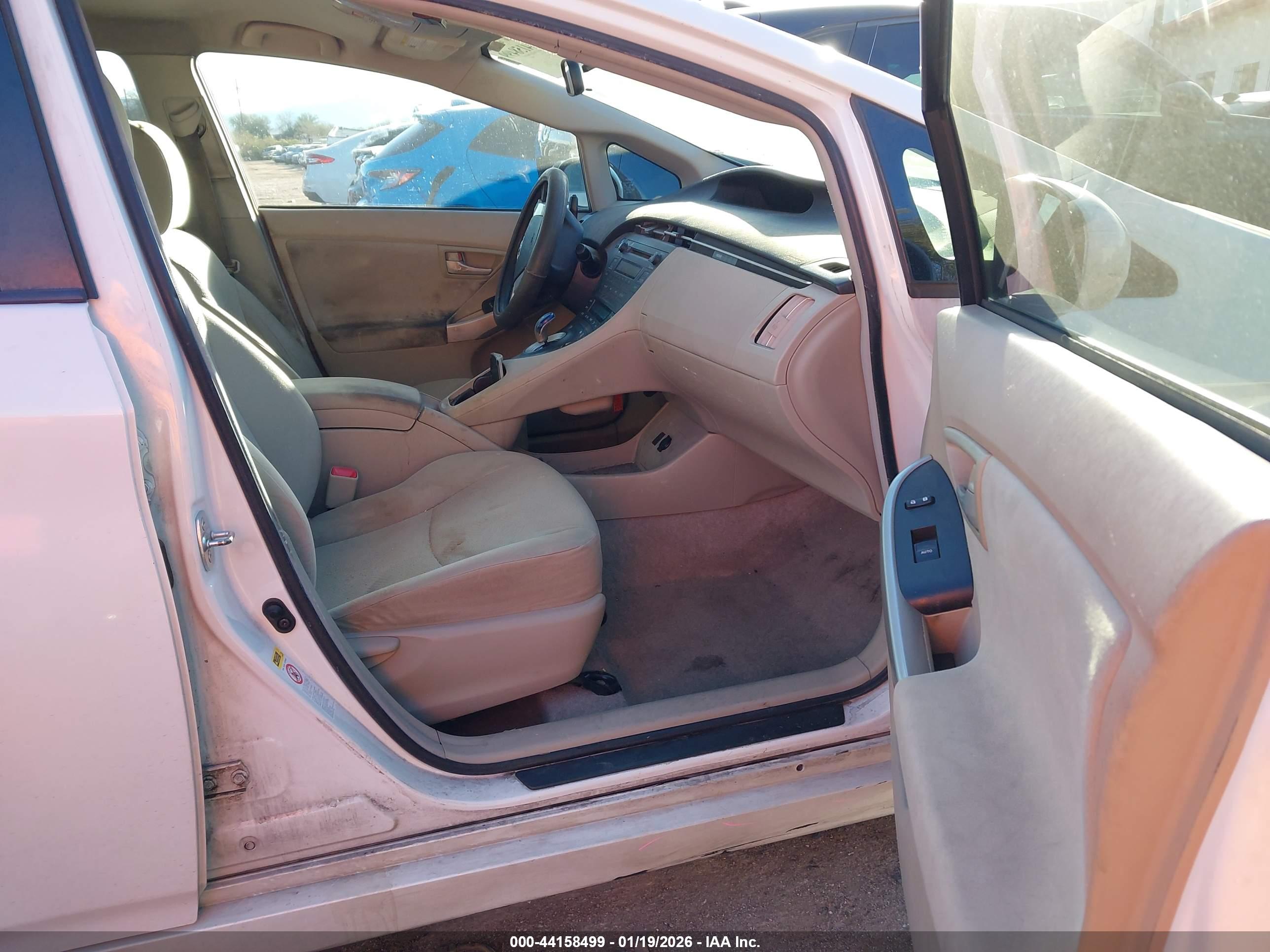 TOYOTA PRIUS image 5