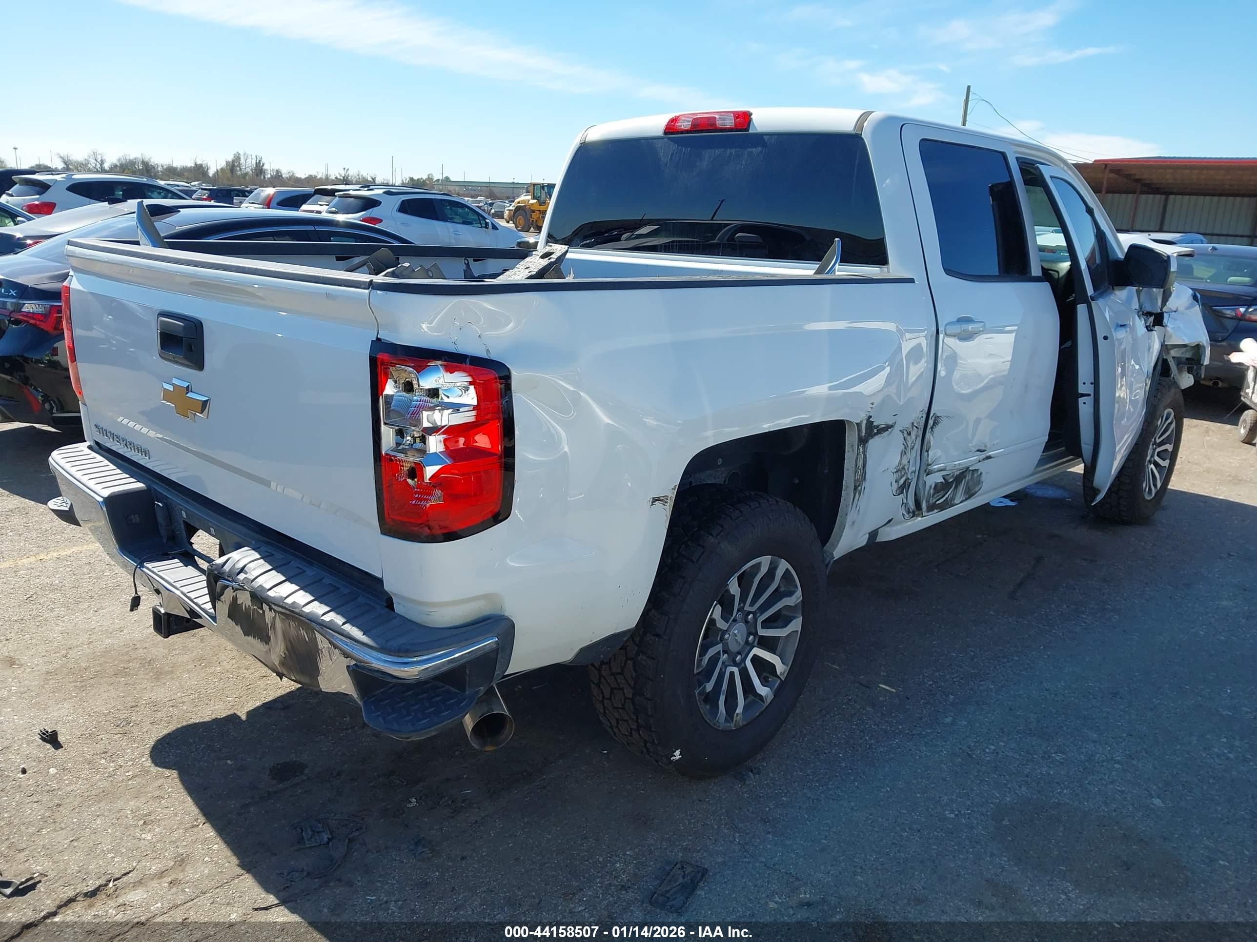 CHEVROLET SILVERADO image 4