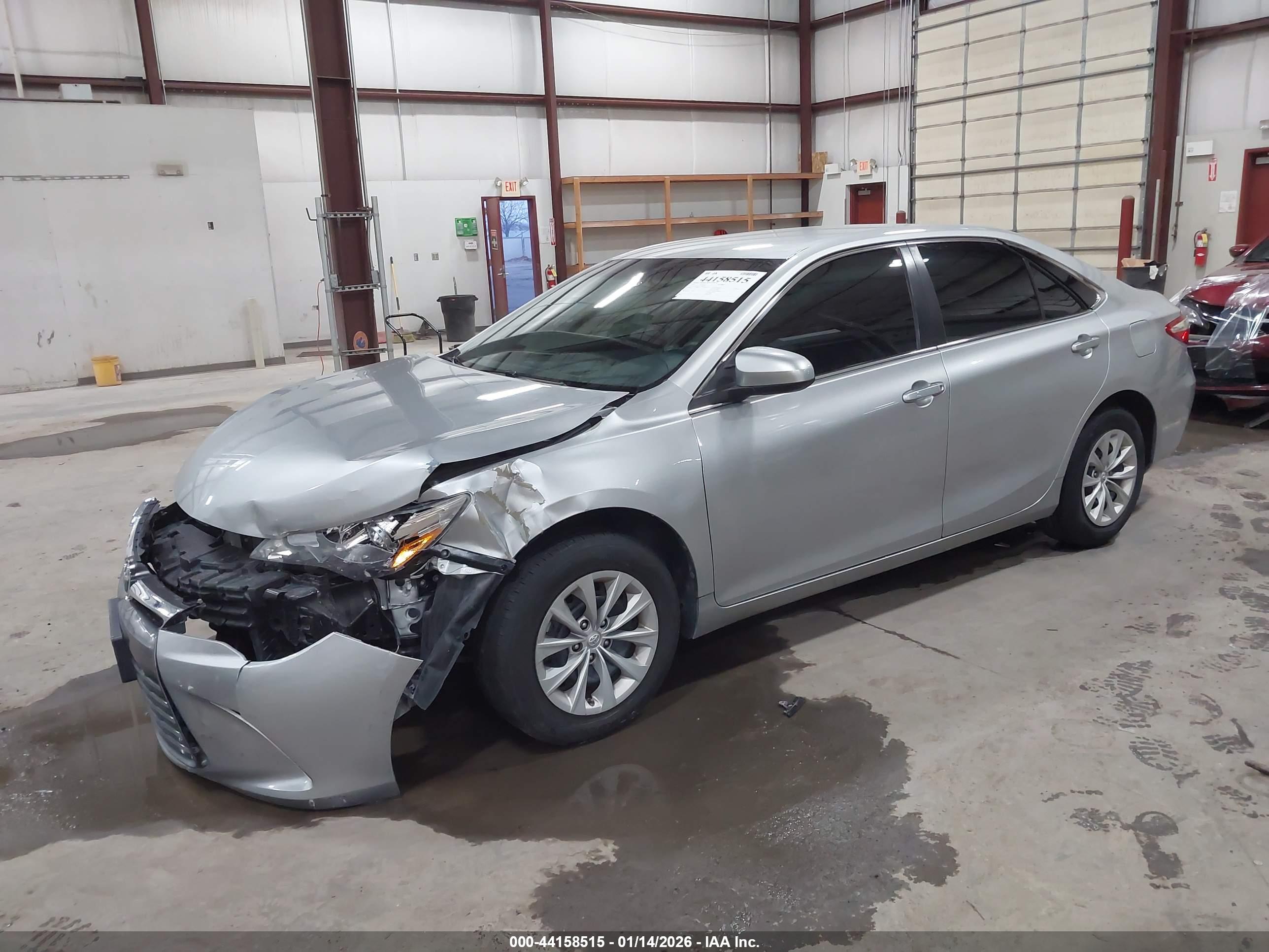 TOYOTA CAMRY image 2