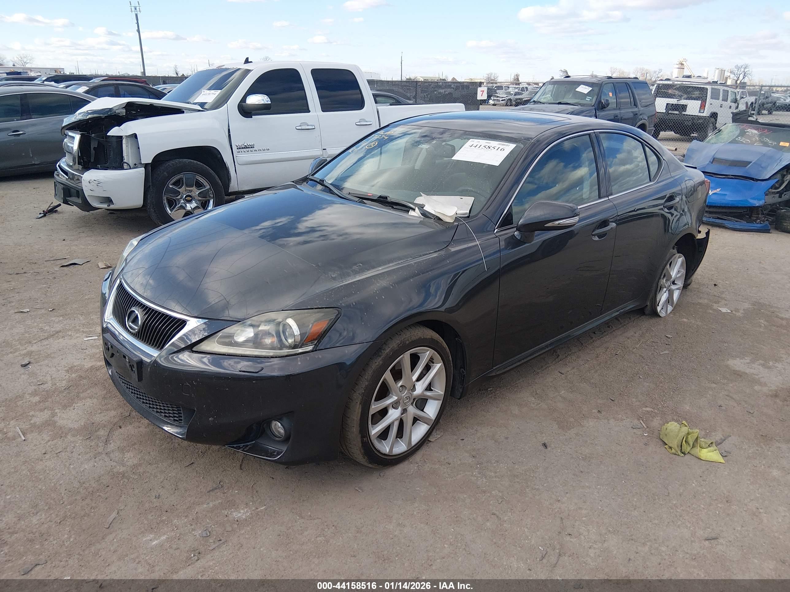 LEXUS IS image 2