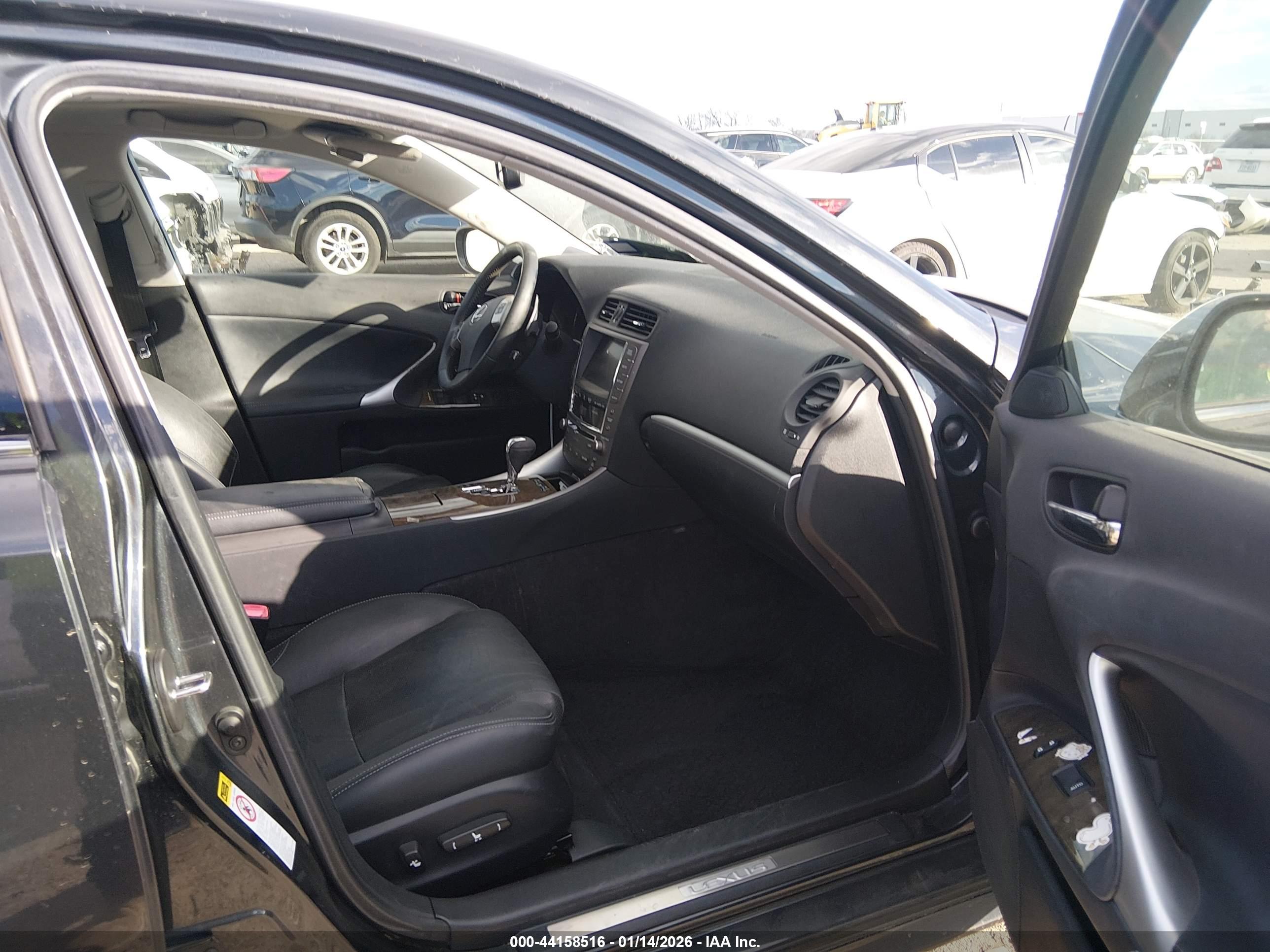 LEXUS IS image 5