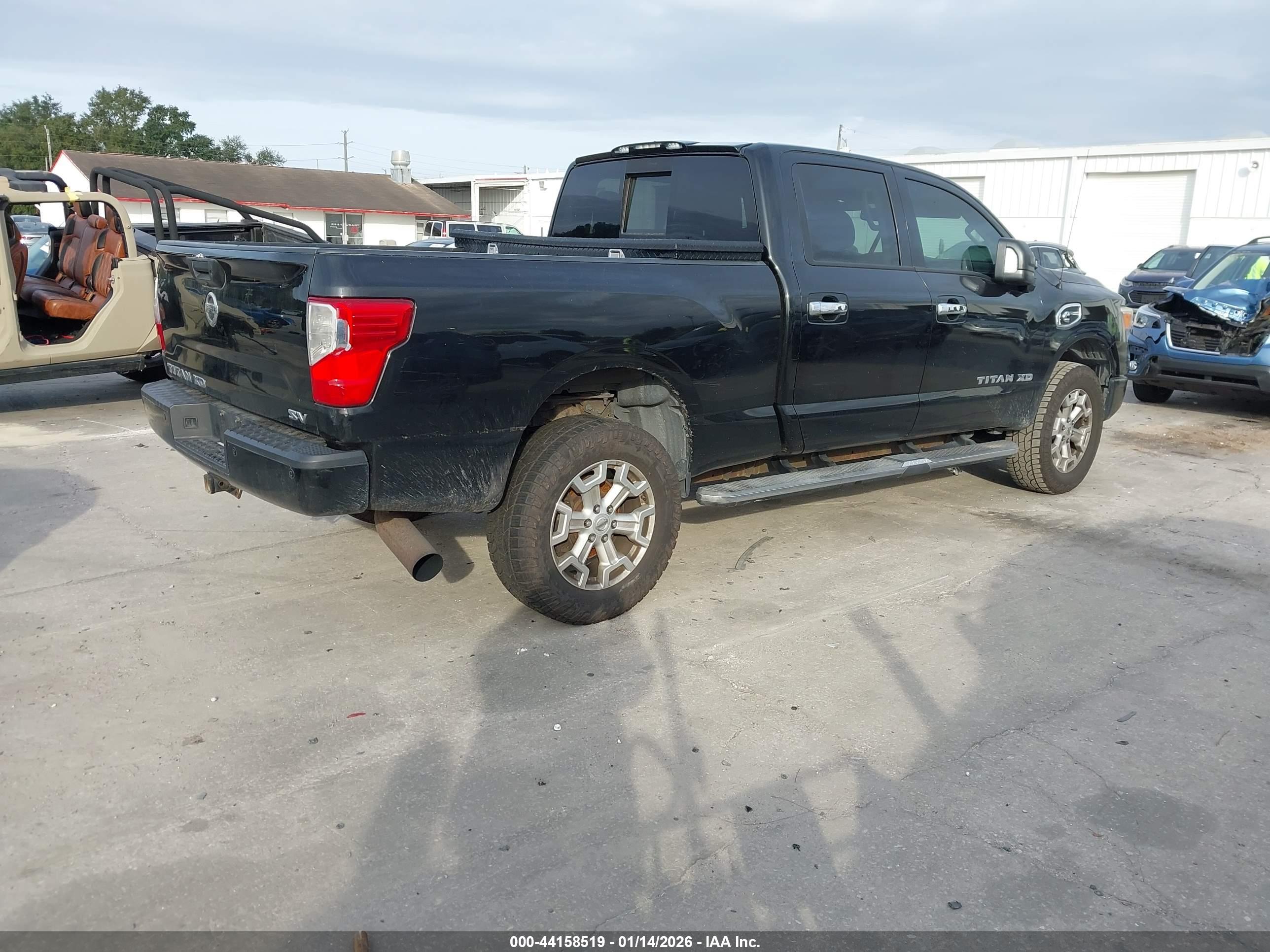 NISSAN TITAN image 4