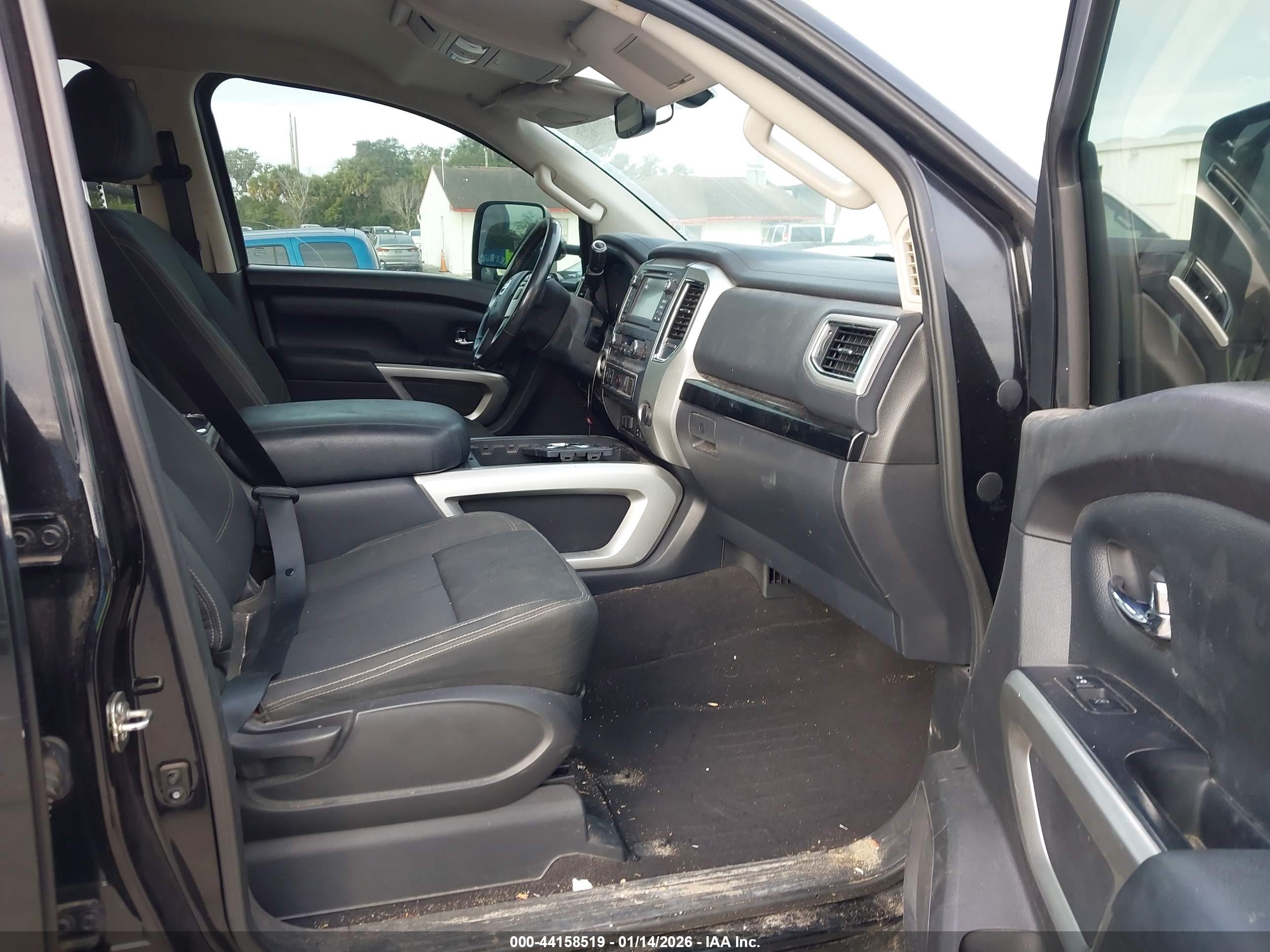 NISSAN TITAN image 5