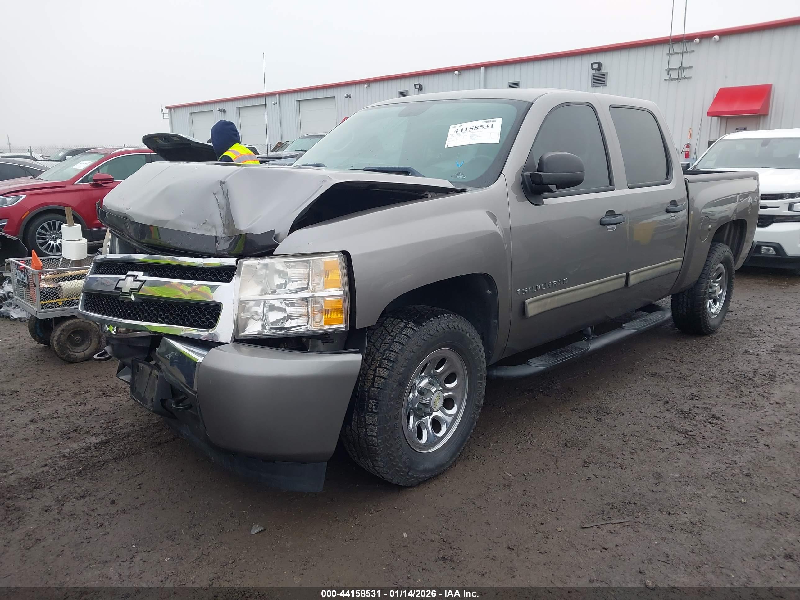 CHEVROLET SILVERADO image 2