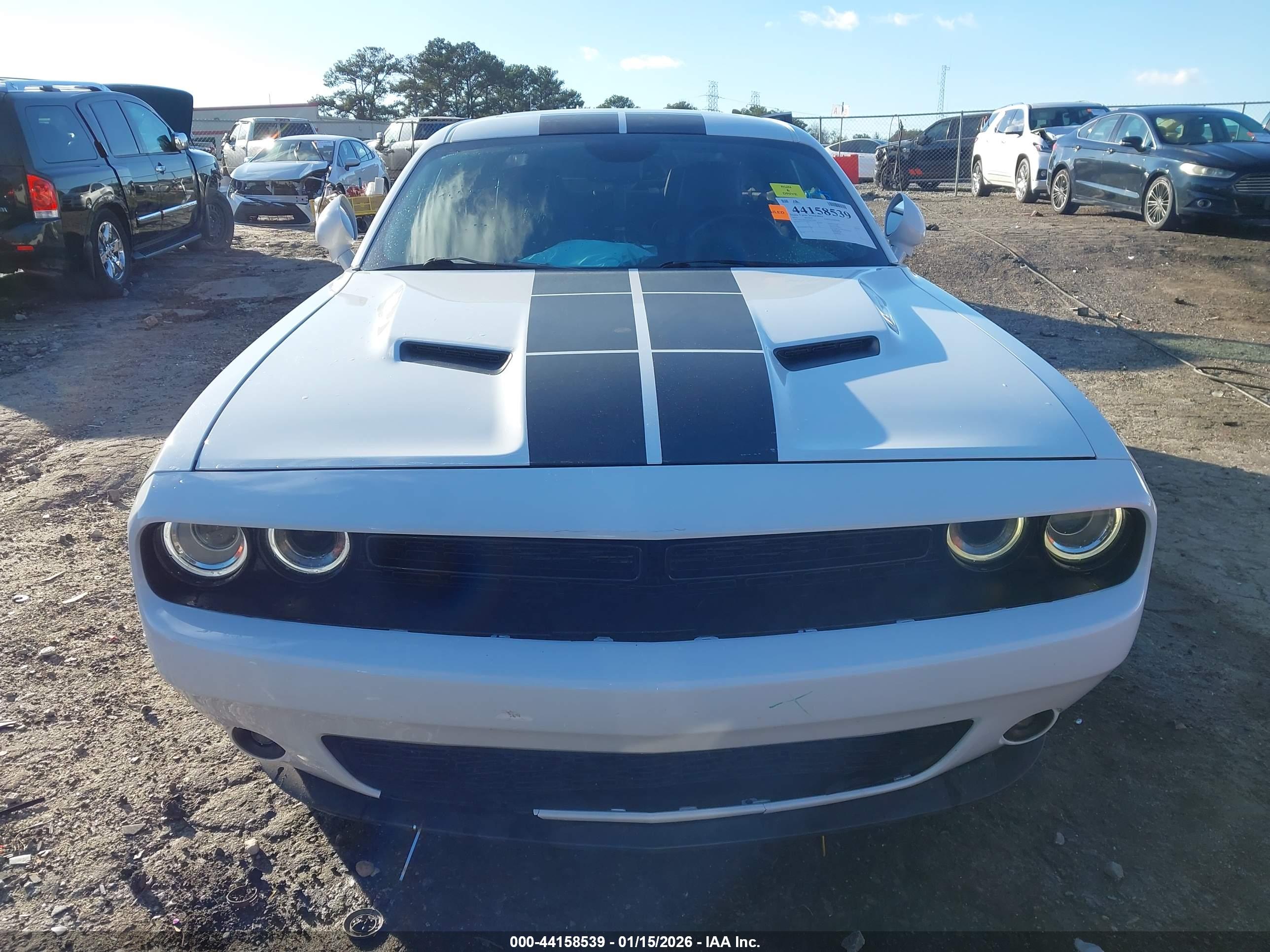 DODGE CHALLENGER image 6