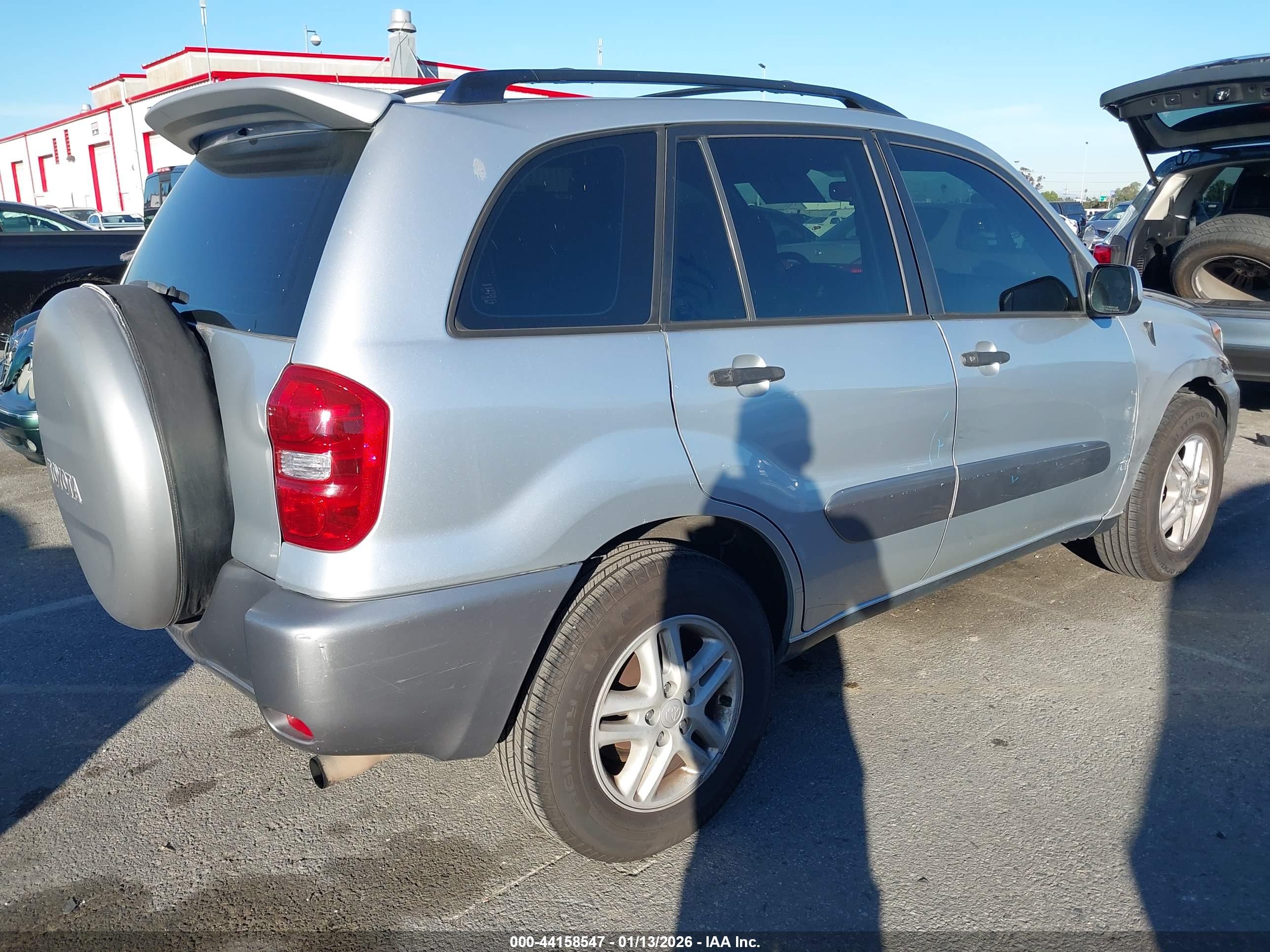 TOYOTA RAV4 image 4