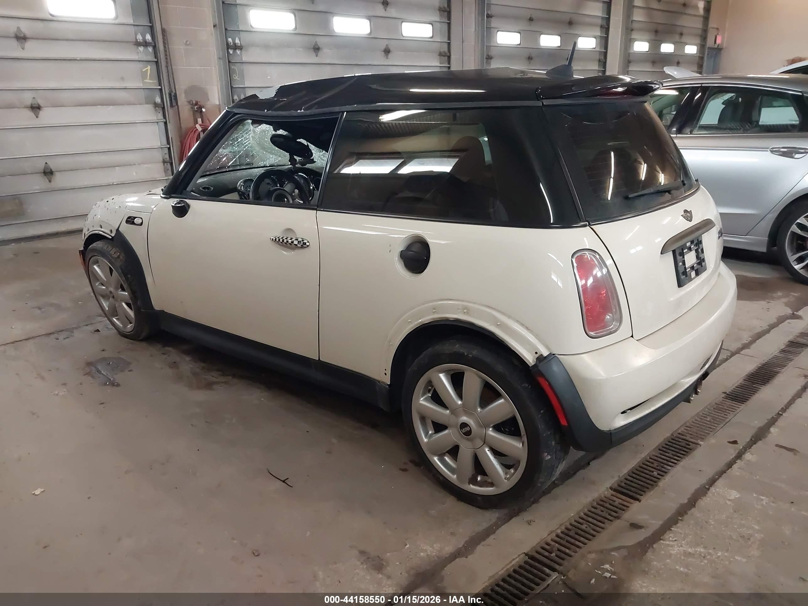 MINI COOPER image 3