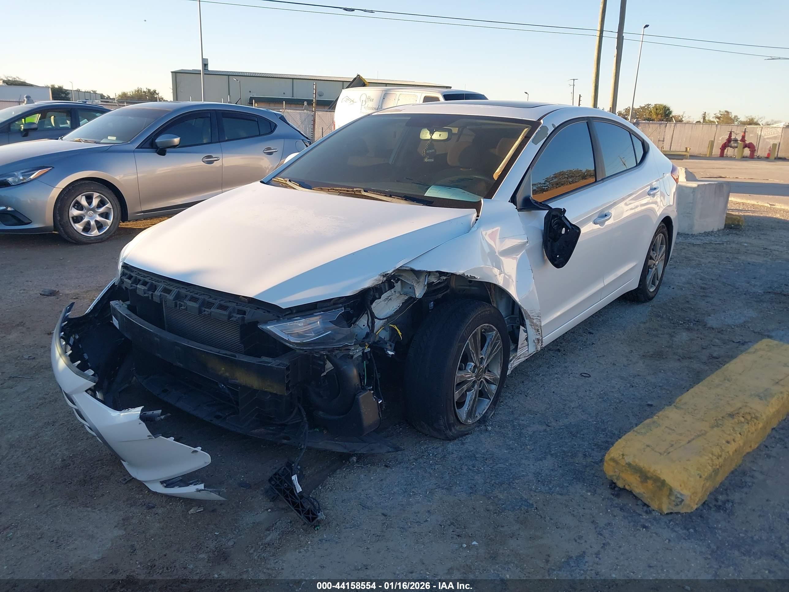 HYUNDAI ELANTRA image 2