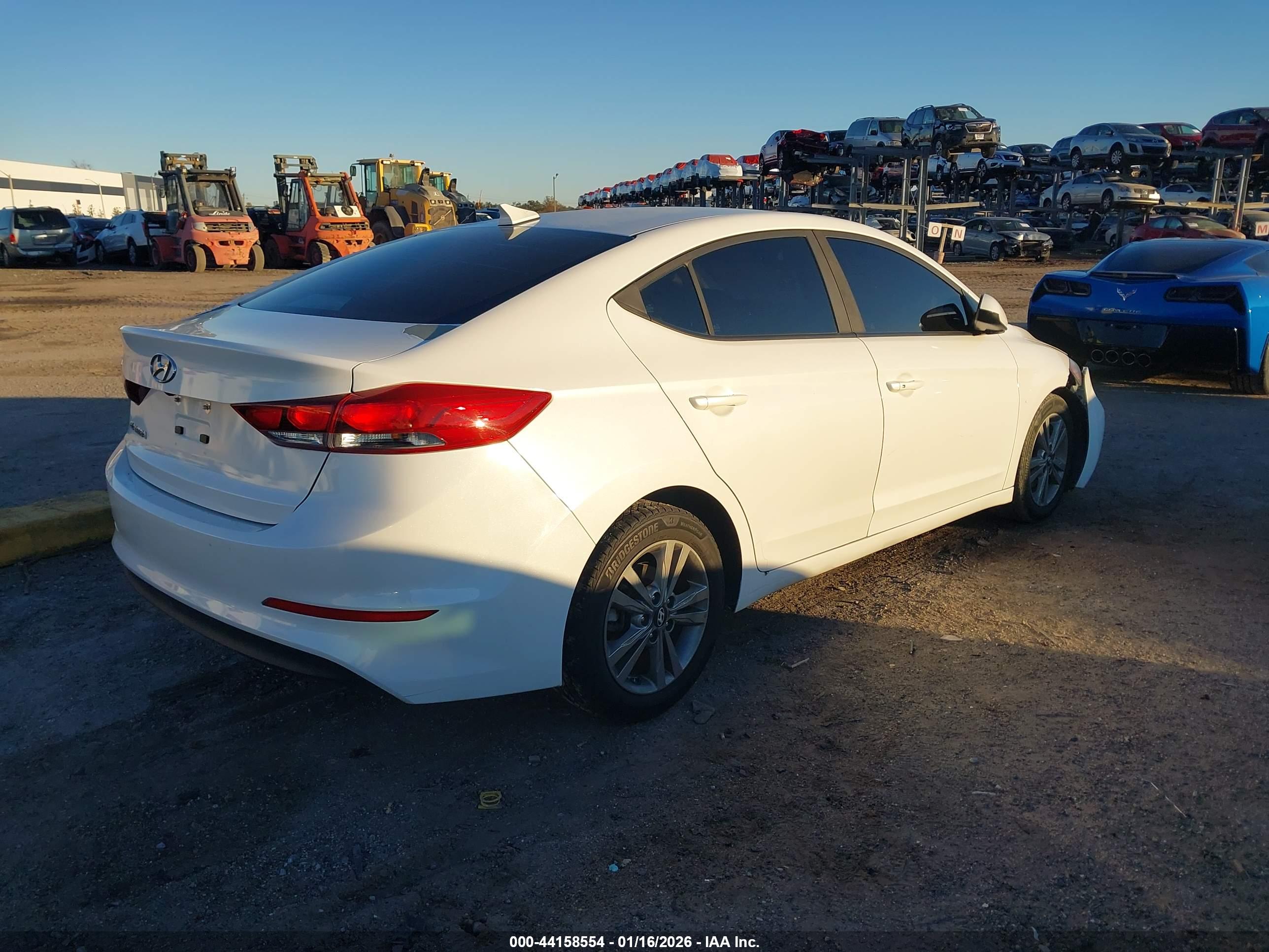 HYUNDAI ELANTRA image 4