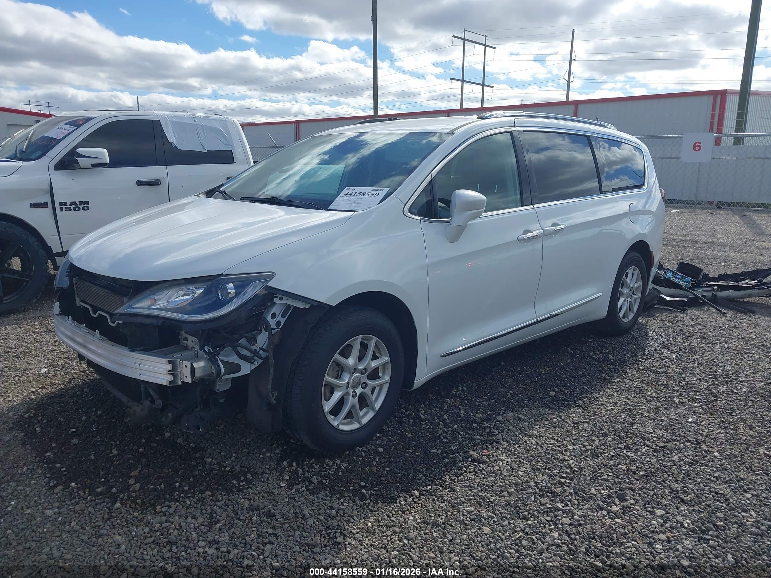 CHRYSLER PACIFICA image 2
