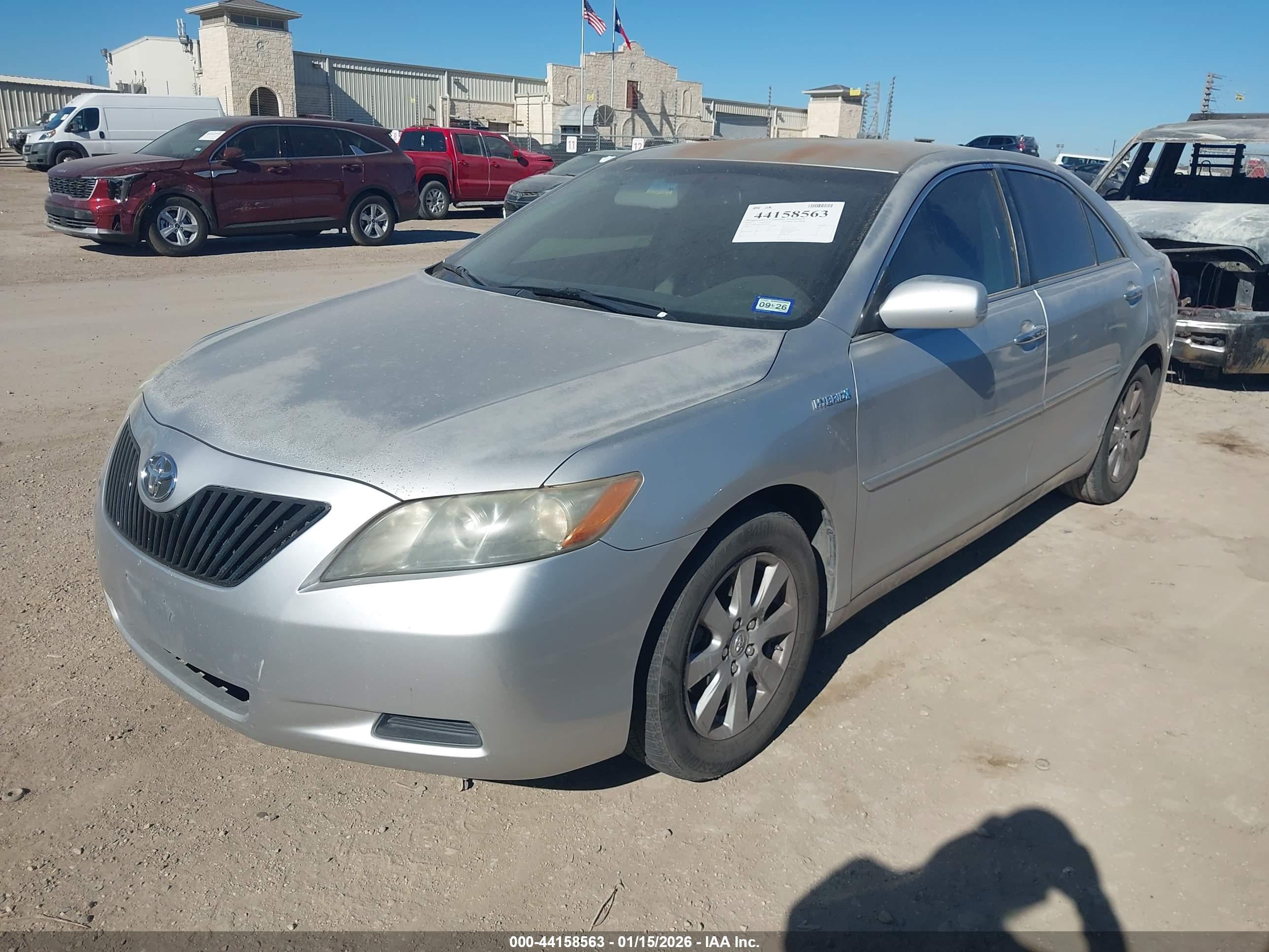 TOYOTA CAMRY image 2