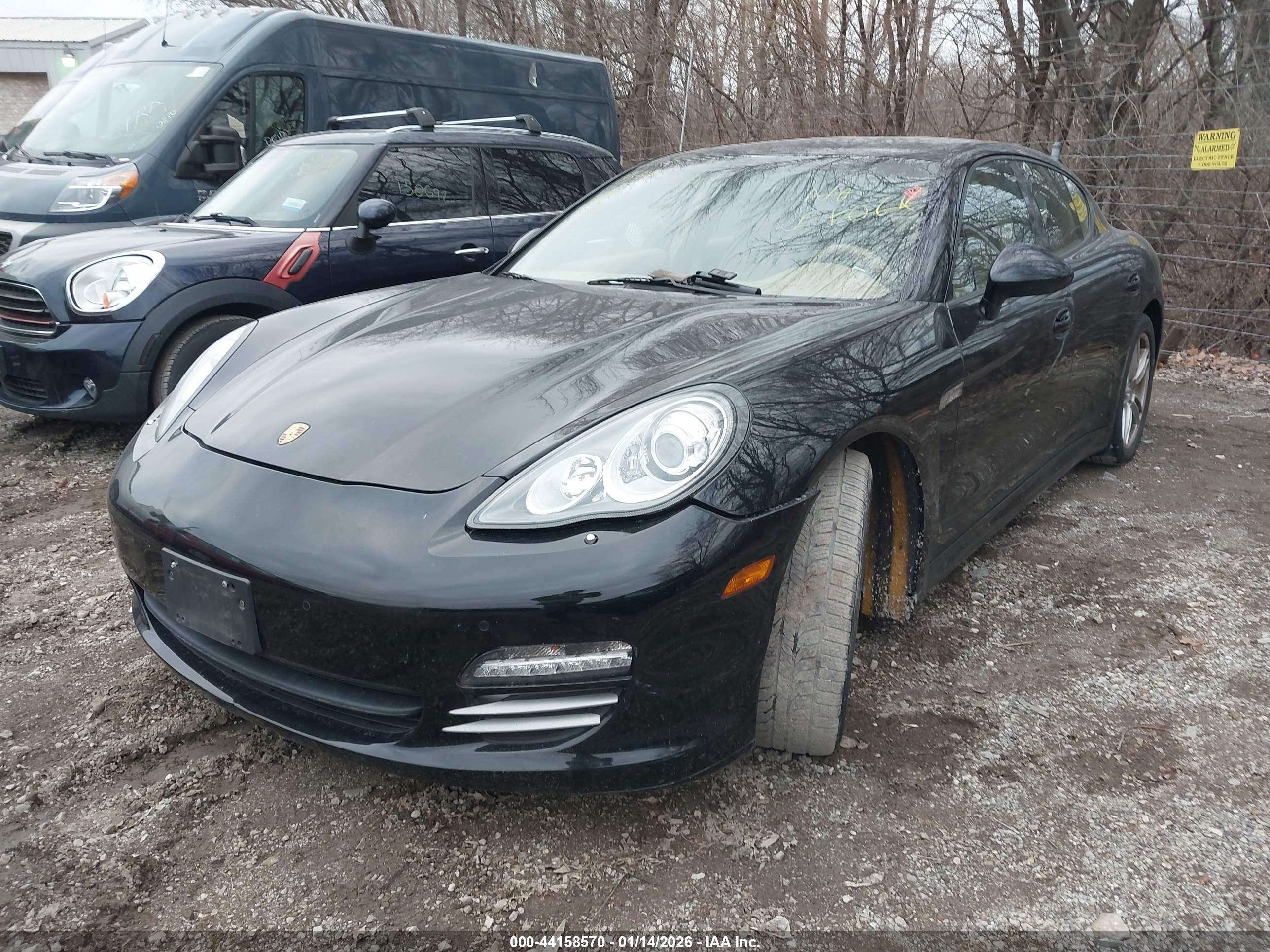 PORSCHE PANAMERA image 2