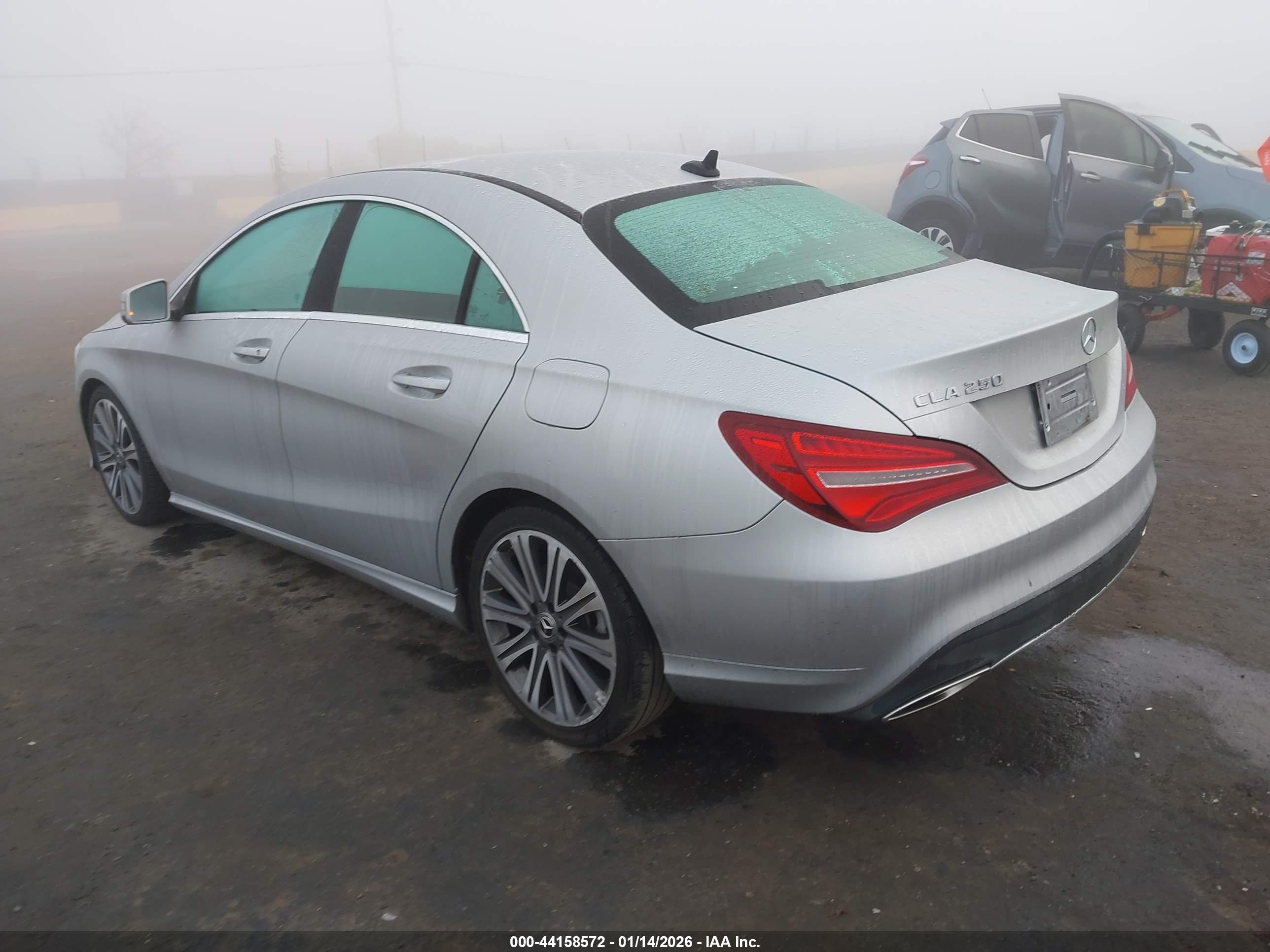 MERCEDES-BENZ CLA image 3