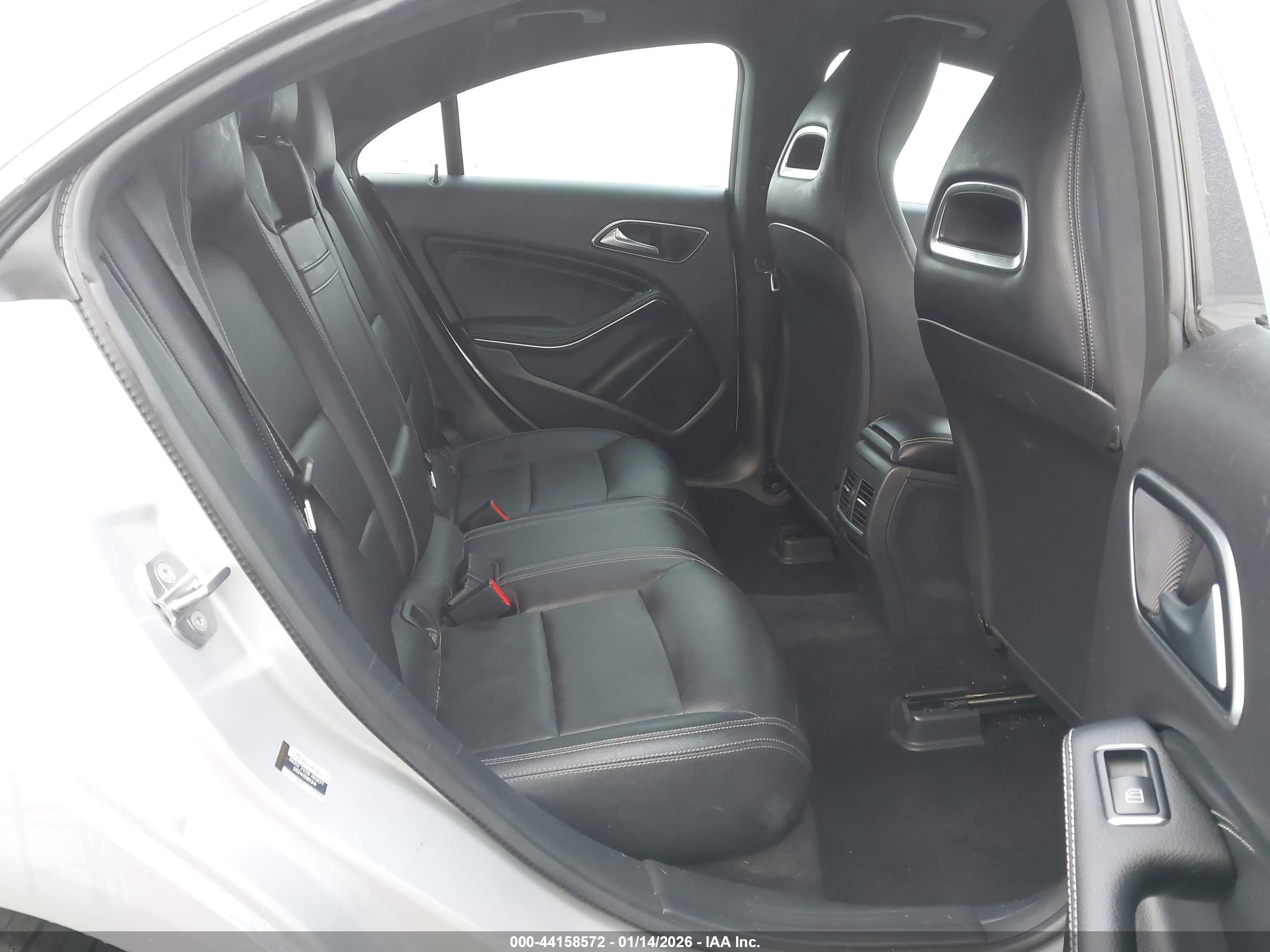 MERCEDES-BENZ CLA image 8