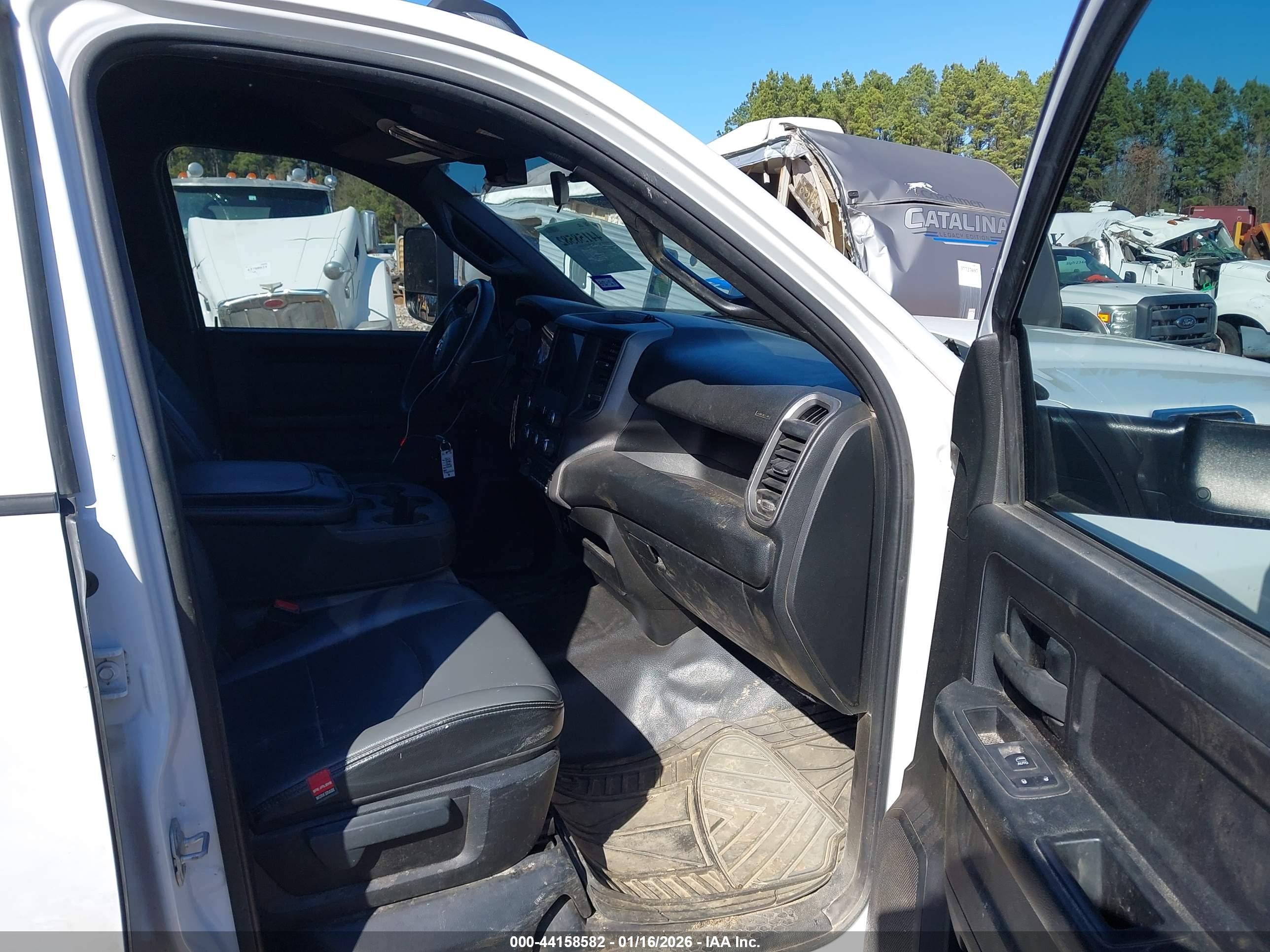 RAM 3500 image 7