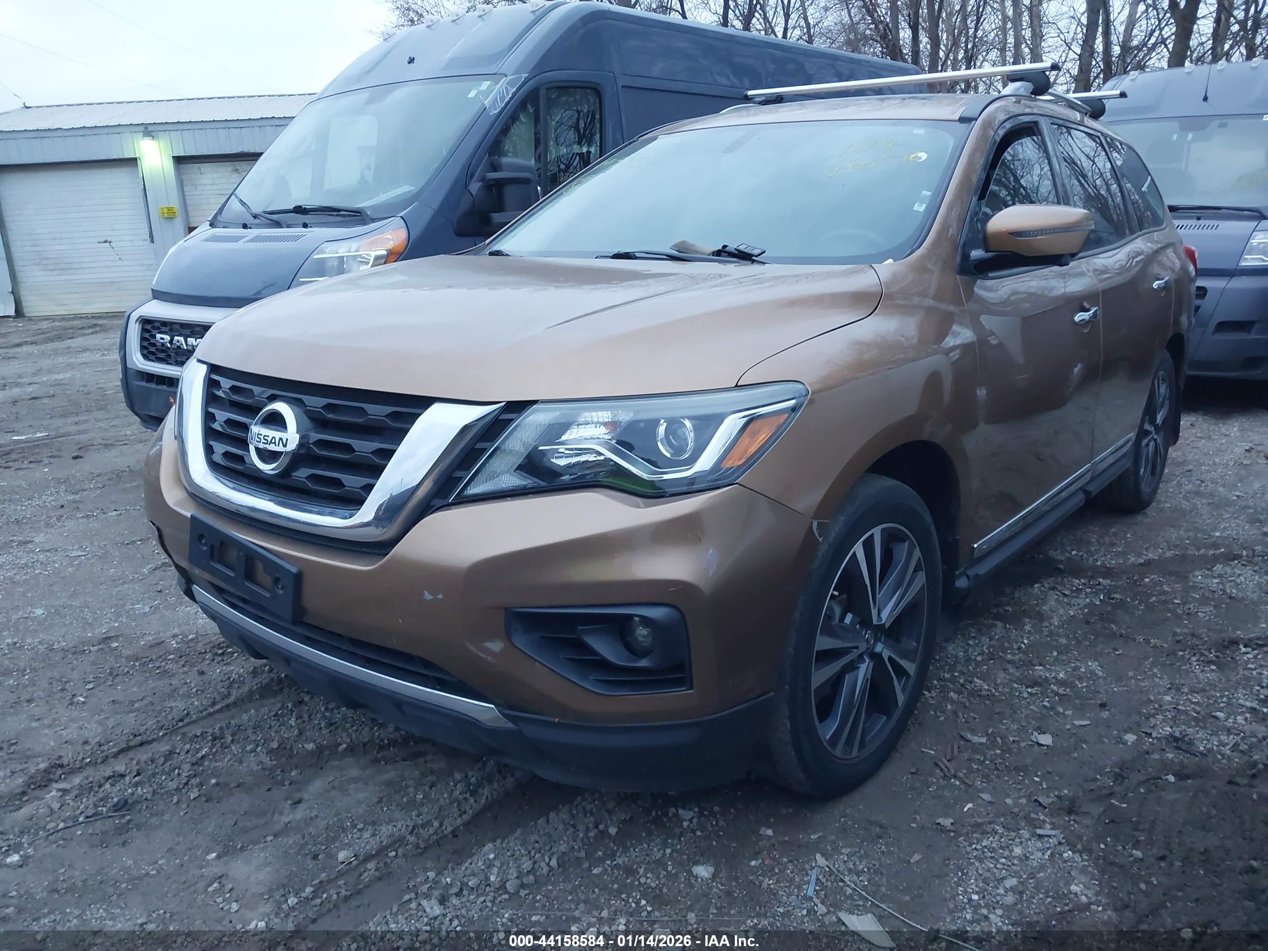 NISSAN PATHFINDER image 2