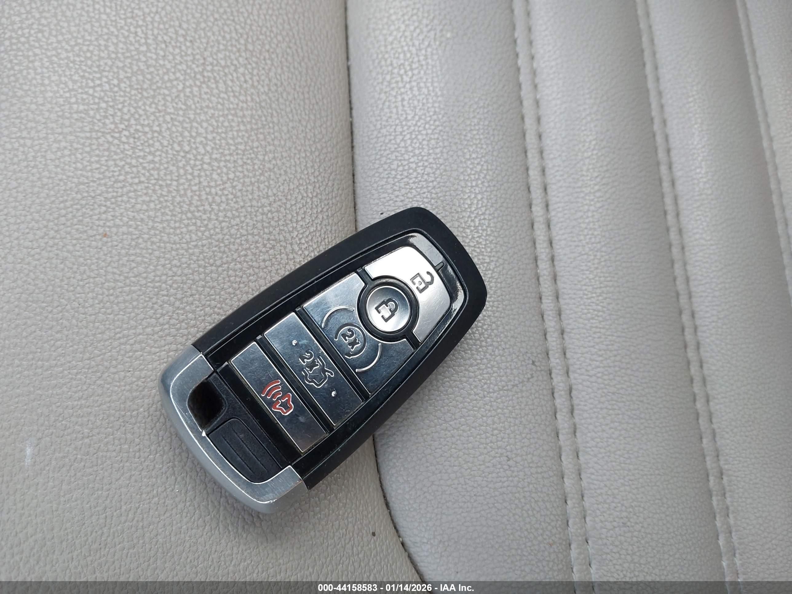 FORD FUSION image 11