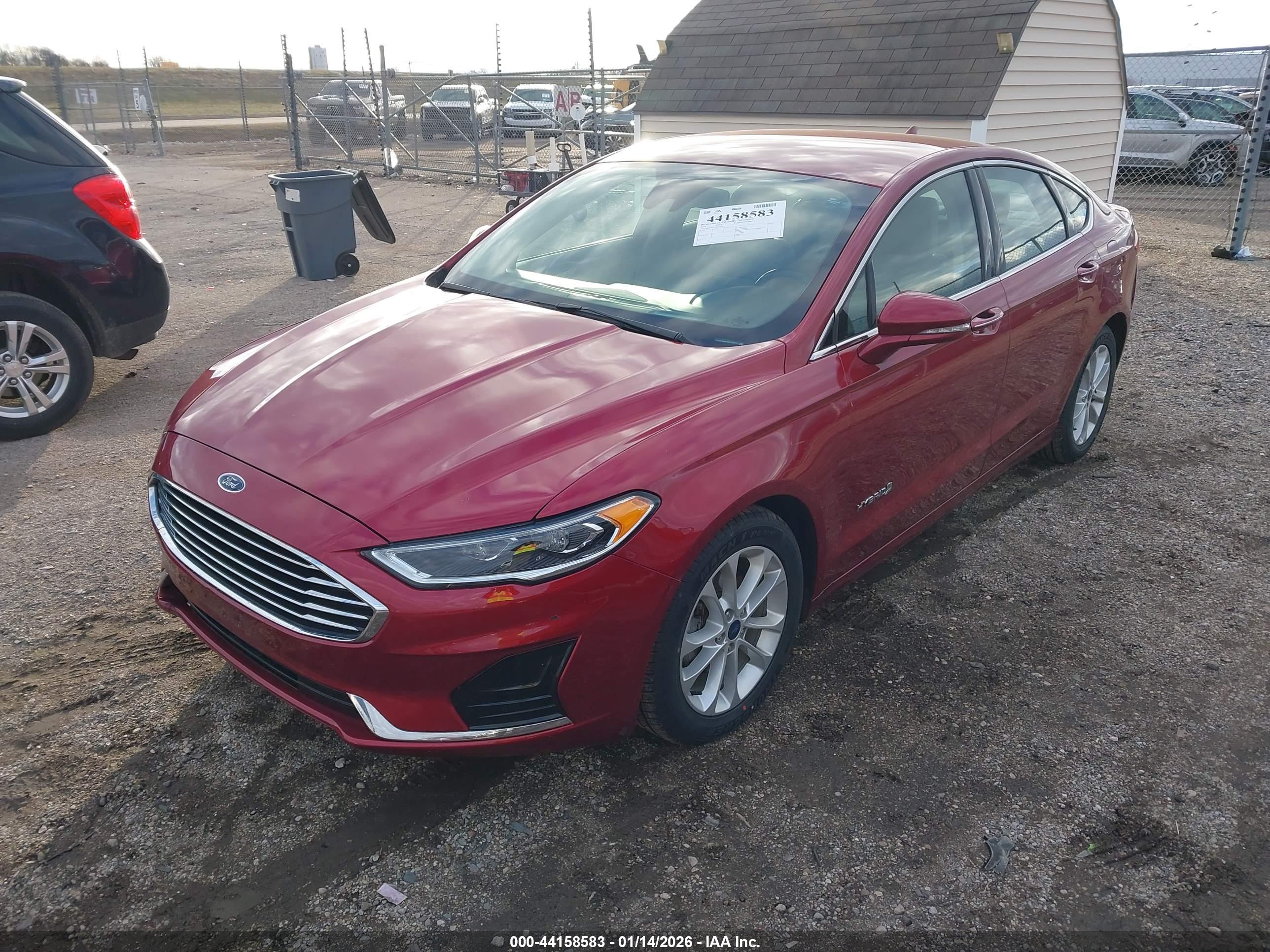 FORD FUSION image 2