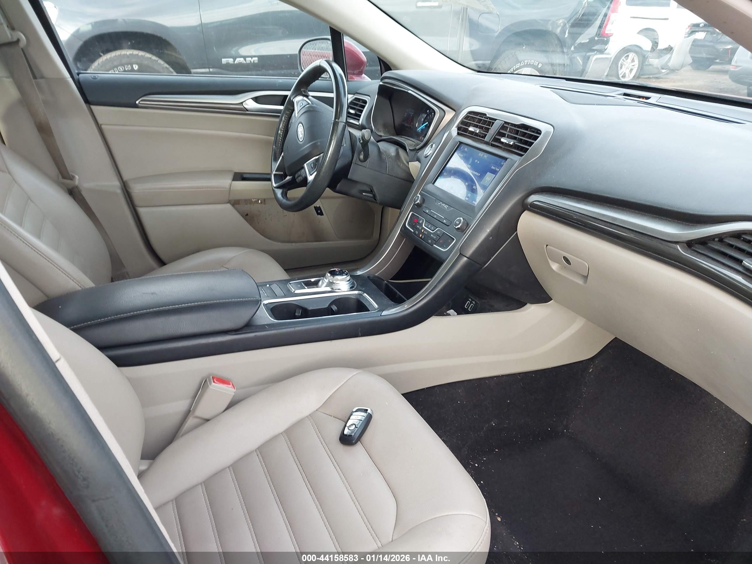 FORD FUSION image 5