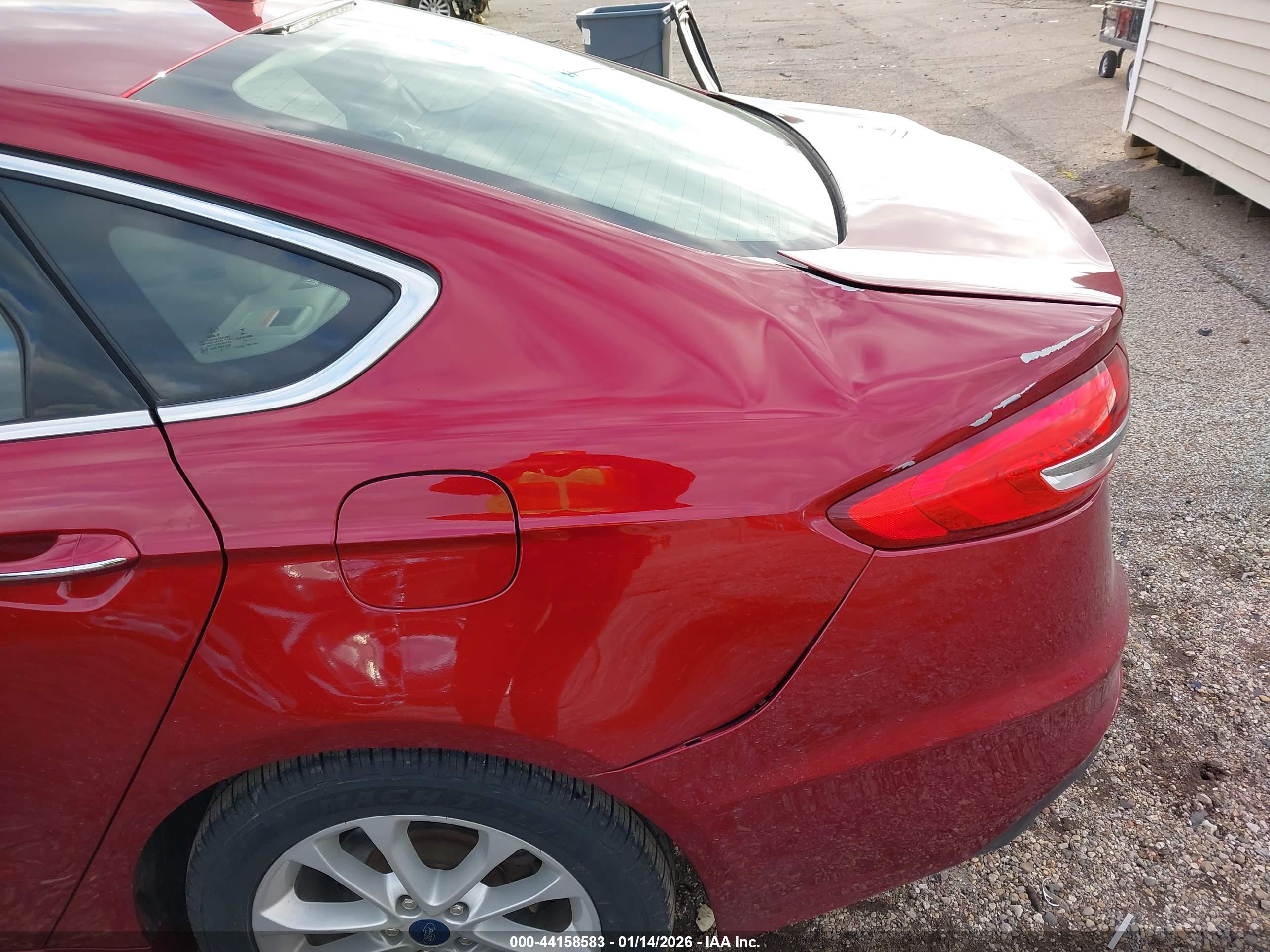 FORD FUSION image 6