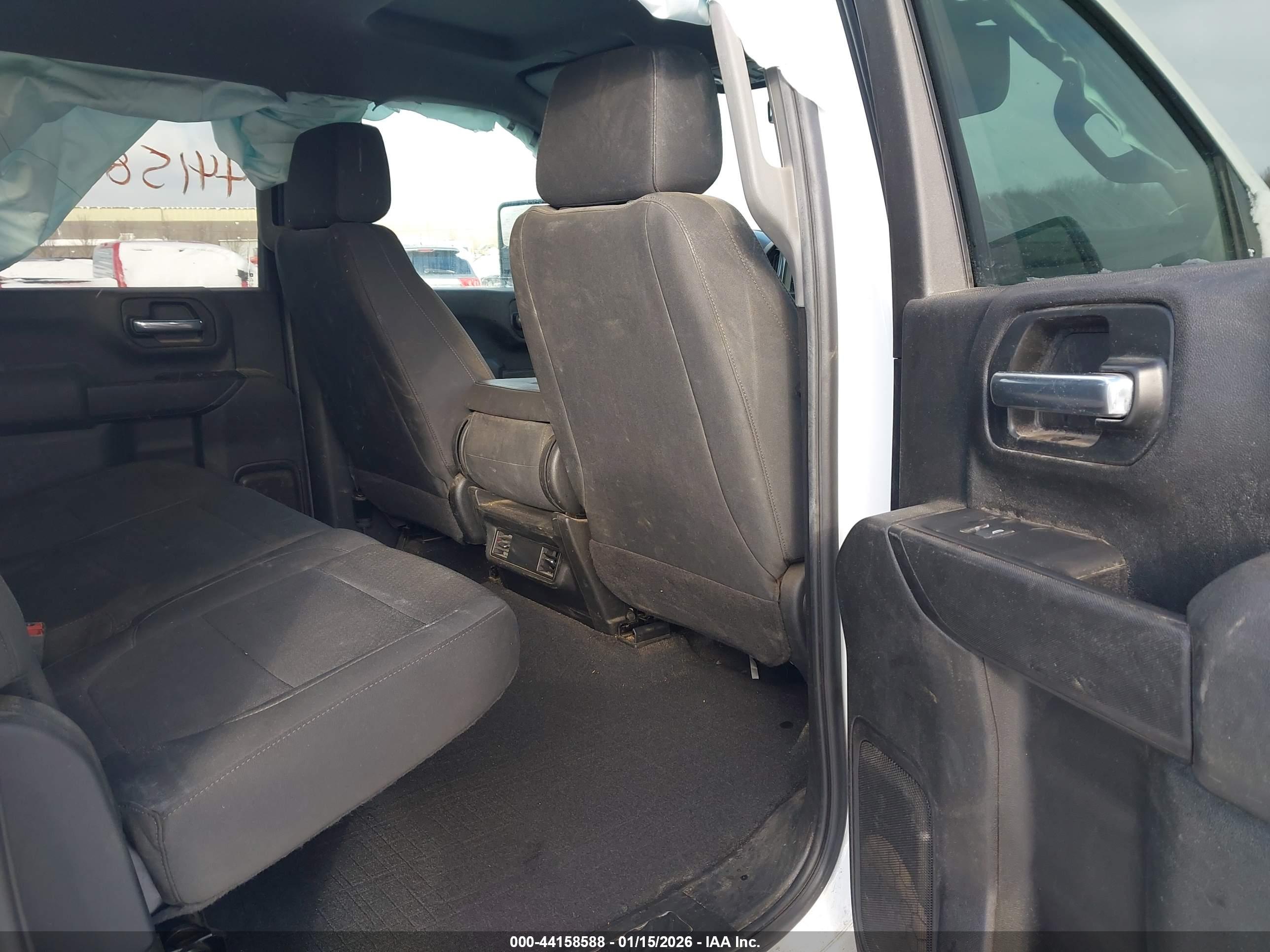 CHEVROLET SILVERADO image 8