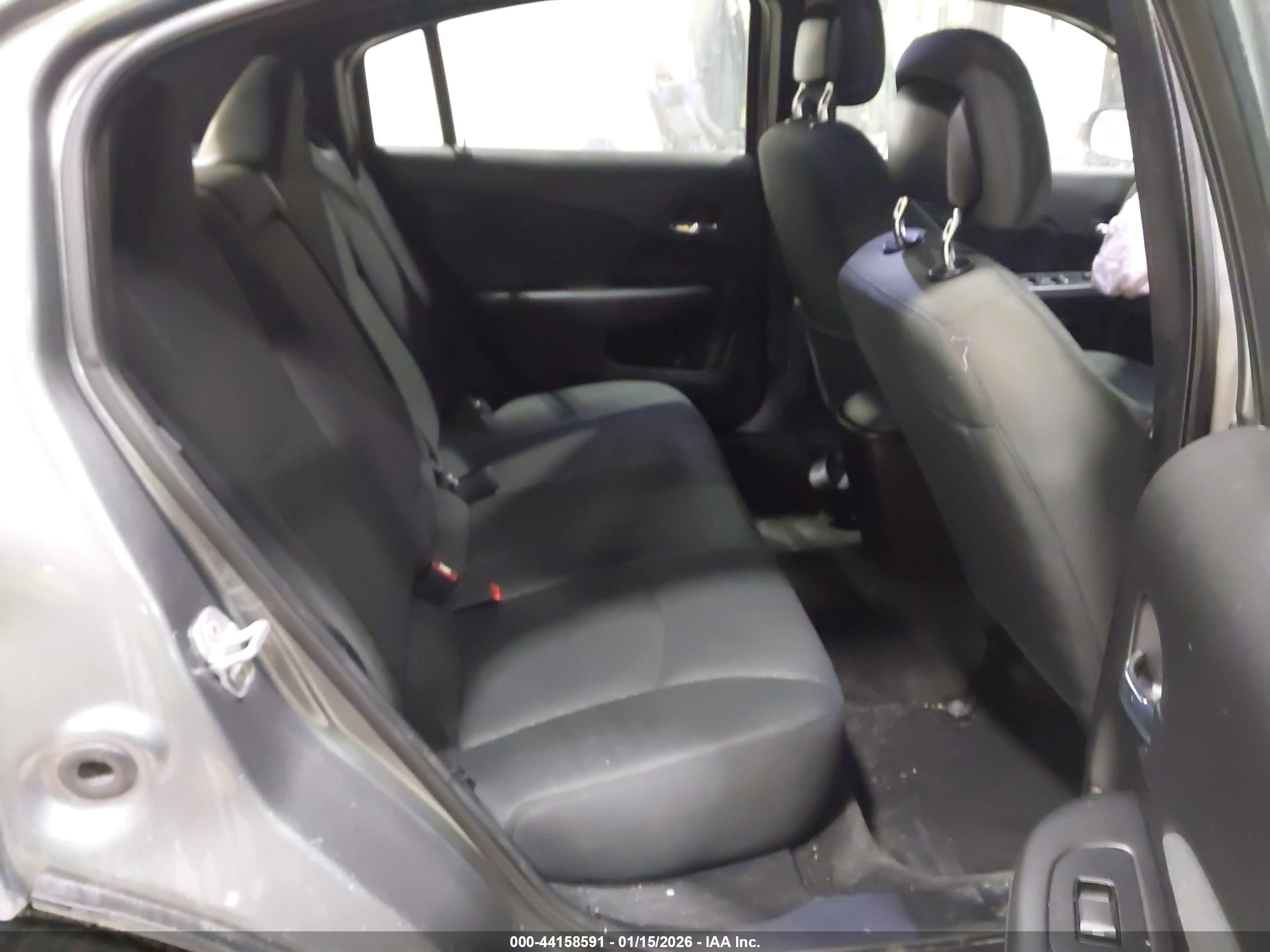 CHRYSLER 200 image 8