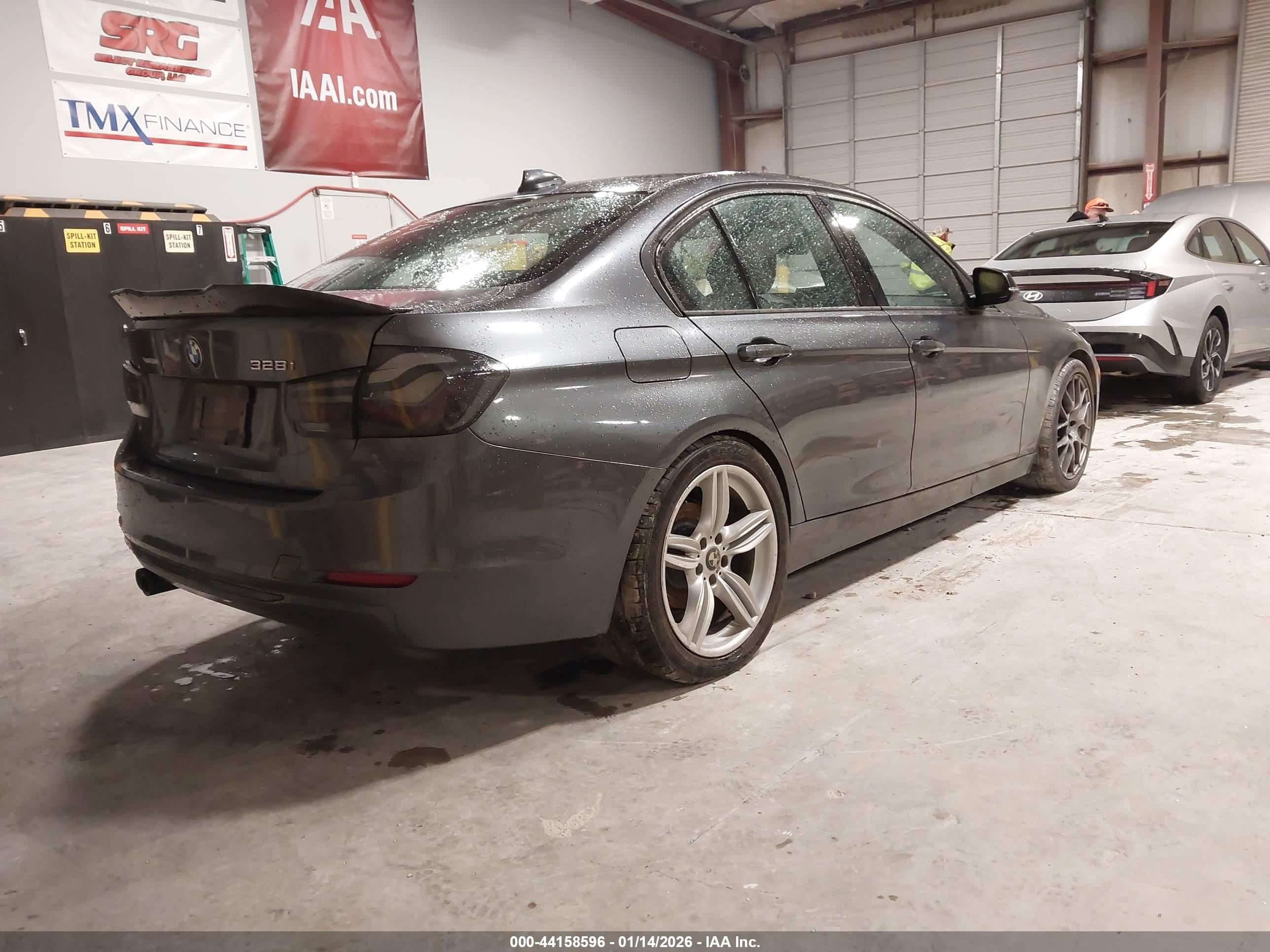 BMW 328I image 4