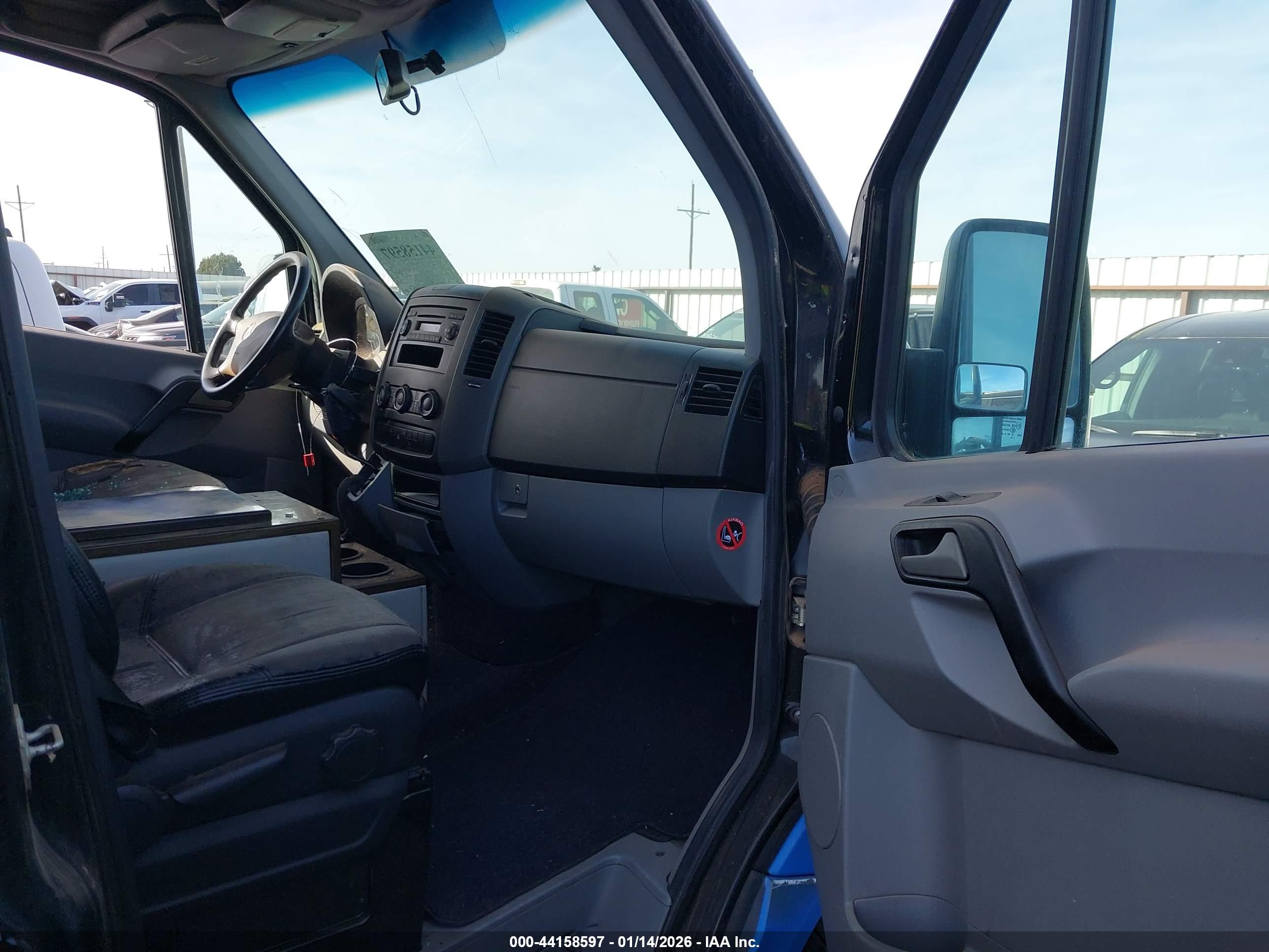 MERCEDES-BENZ SPRINTER image 5