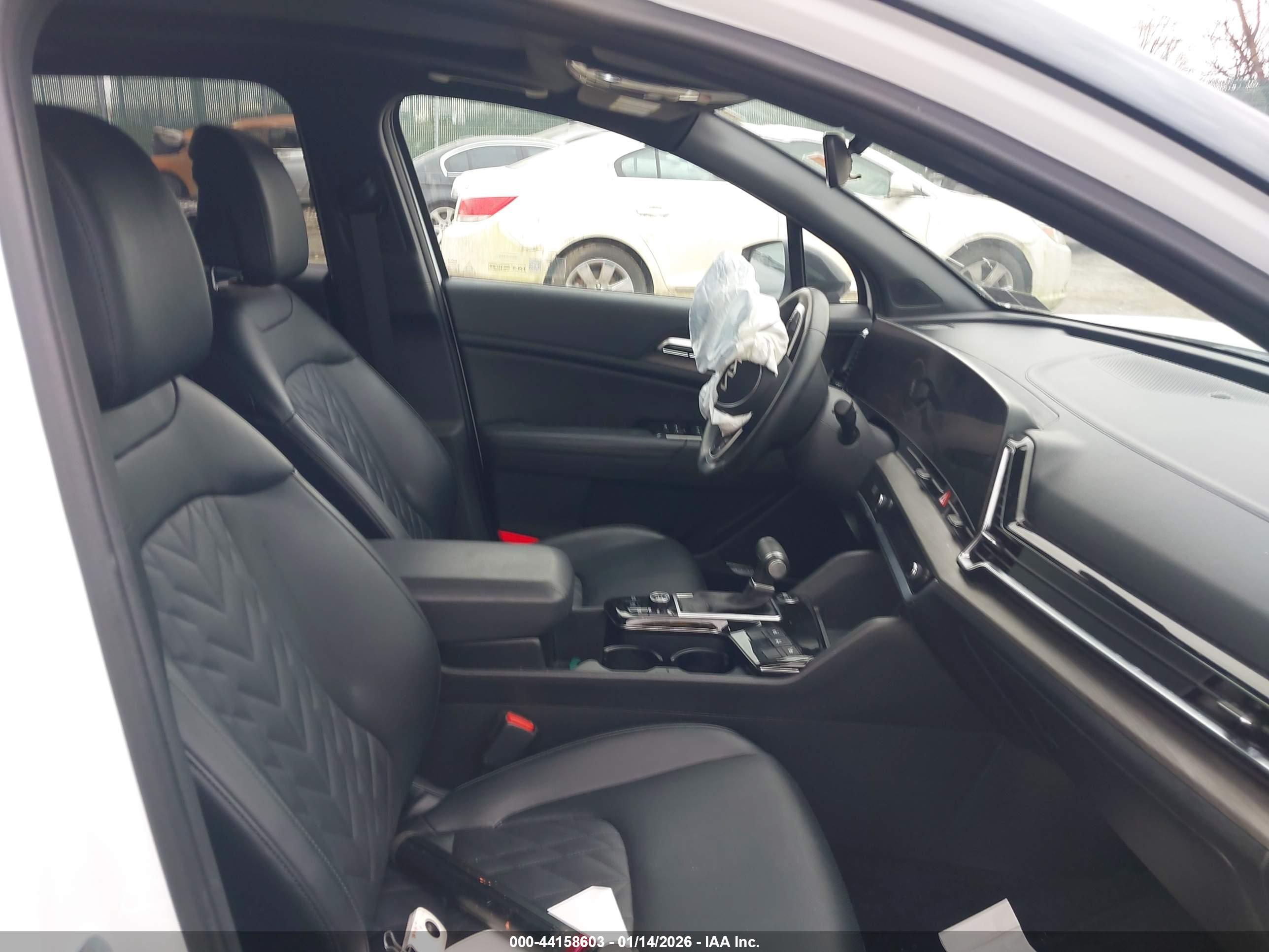 KIA SPORTAGE image 5