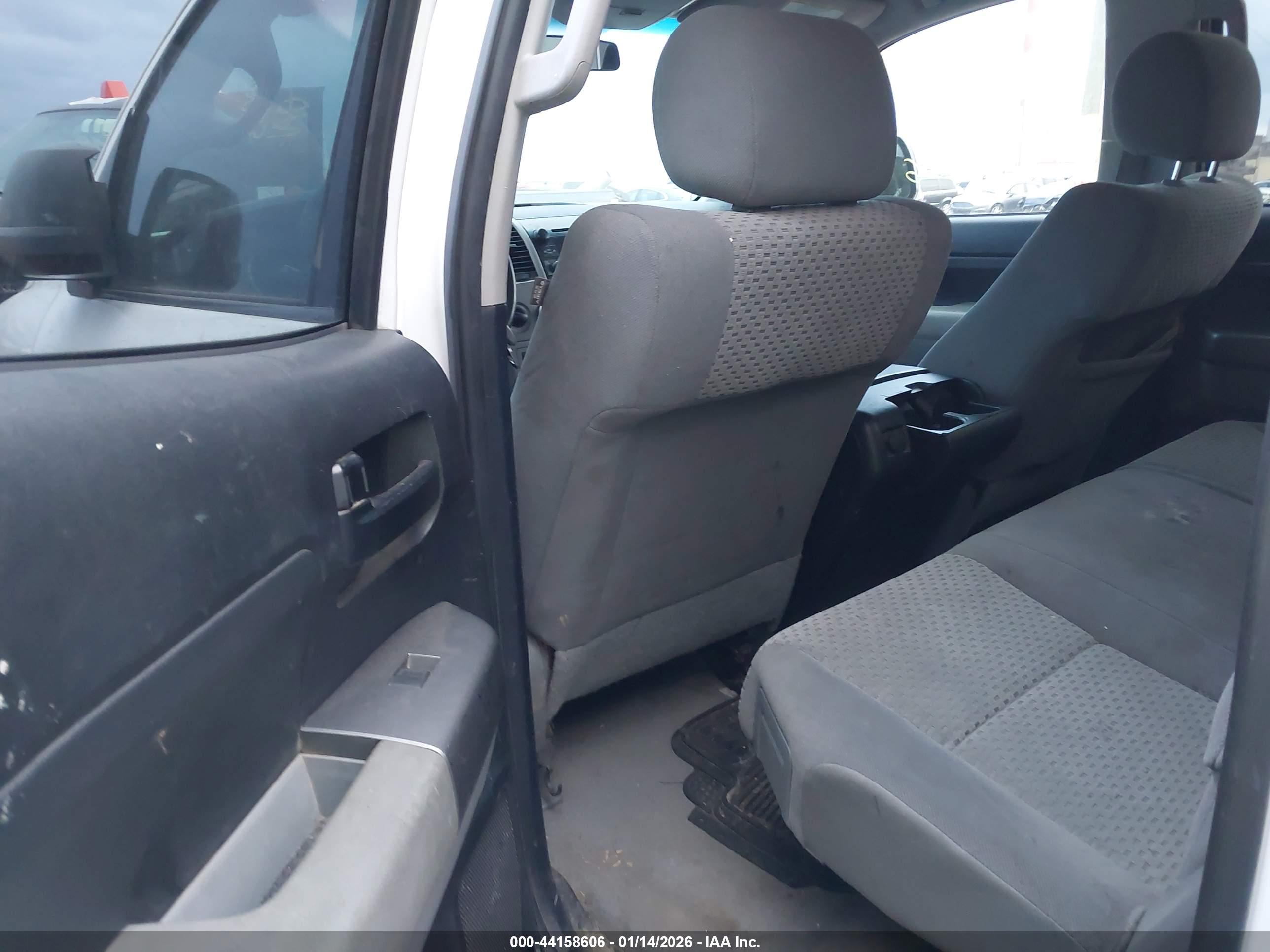 TOYOTA TUNDRA image 8