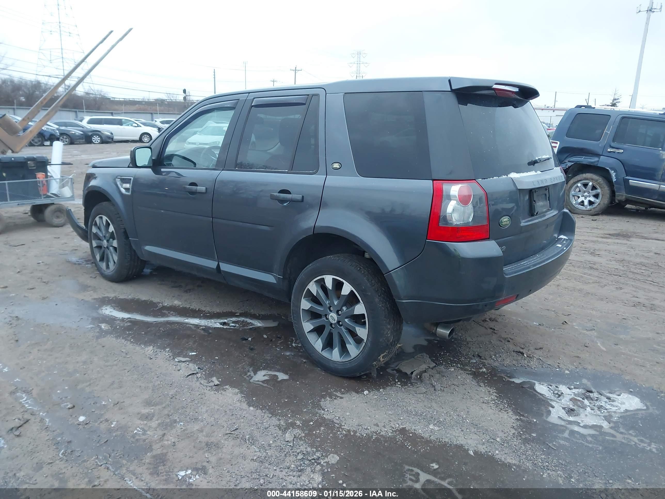 LAND ROVER image 3