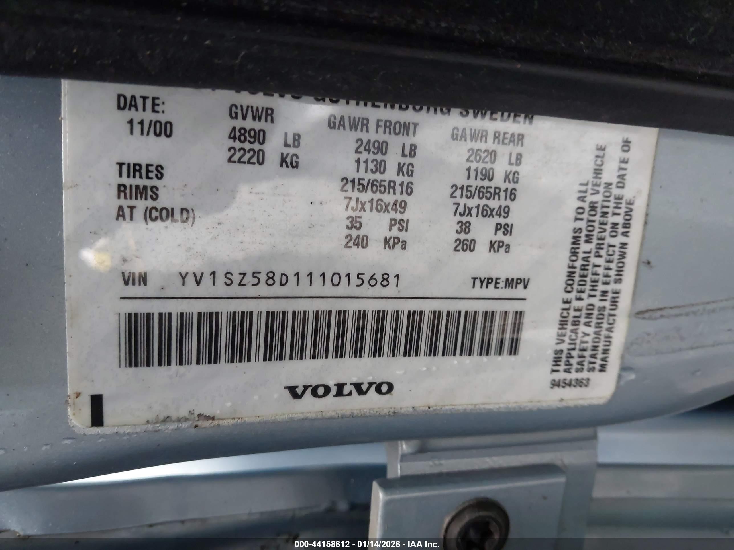 VOLVO V70 image 9