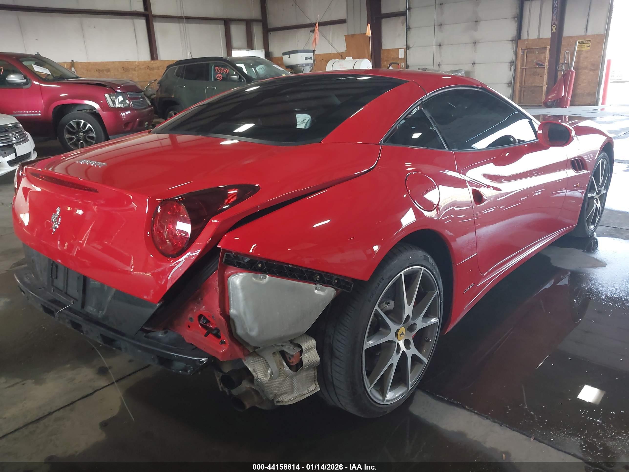 FERRARI CALIFORNIA image 4