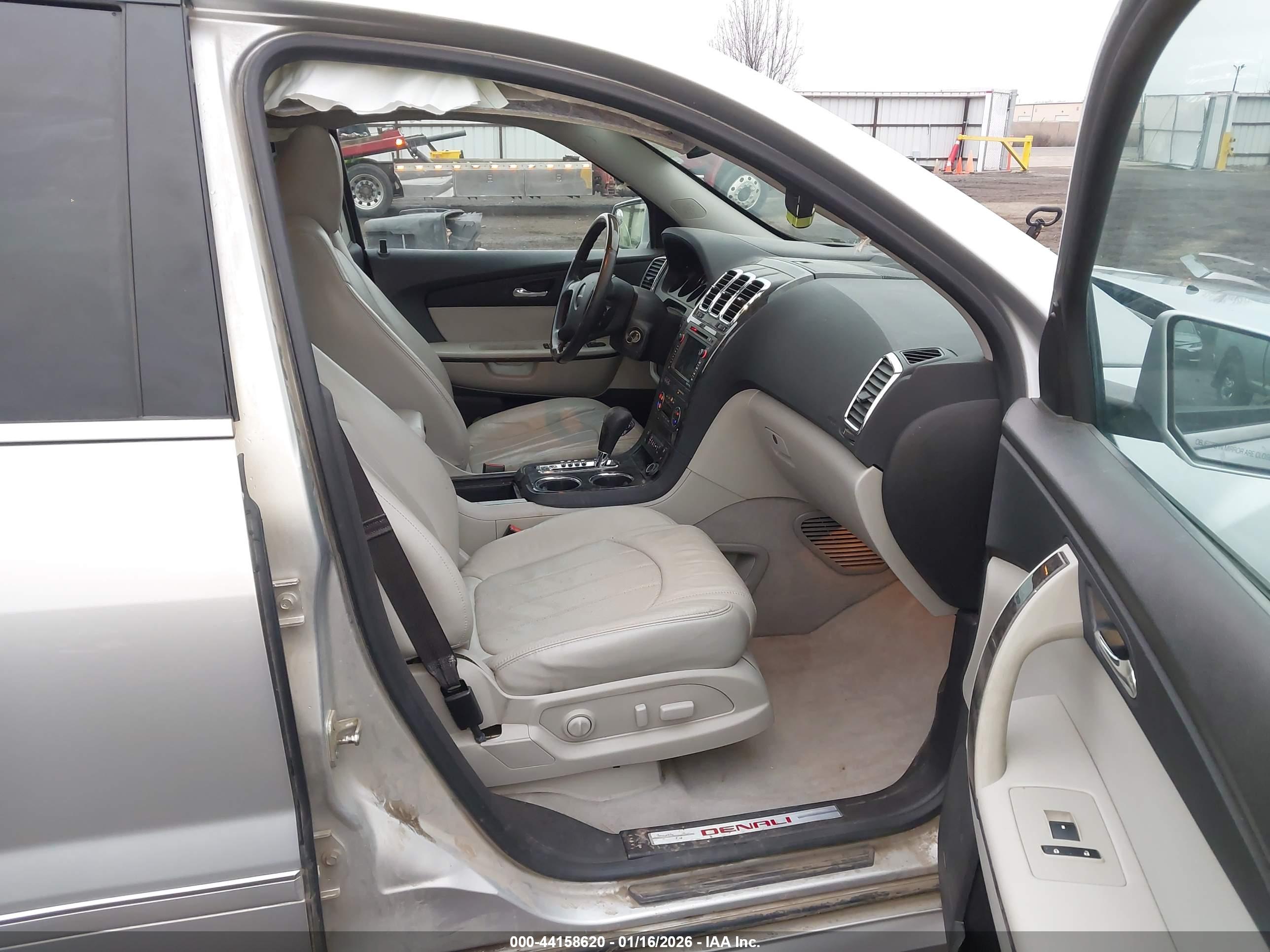 GMC ACADIA image 5
