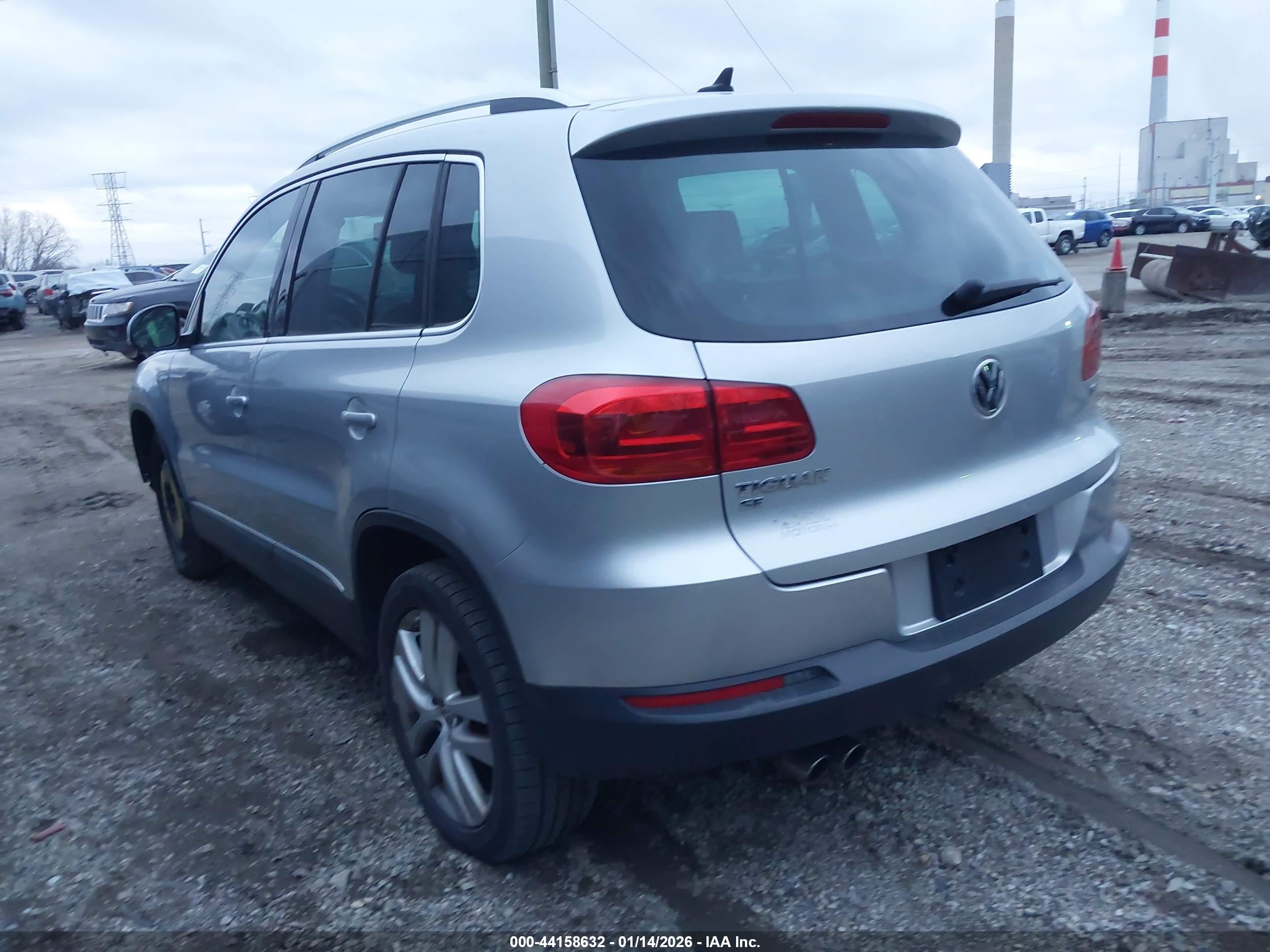 VOLKSWAGEN TIGUAN image 3