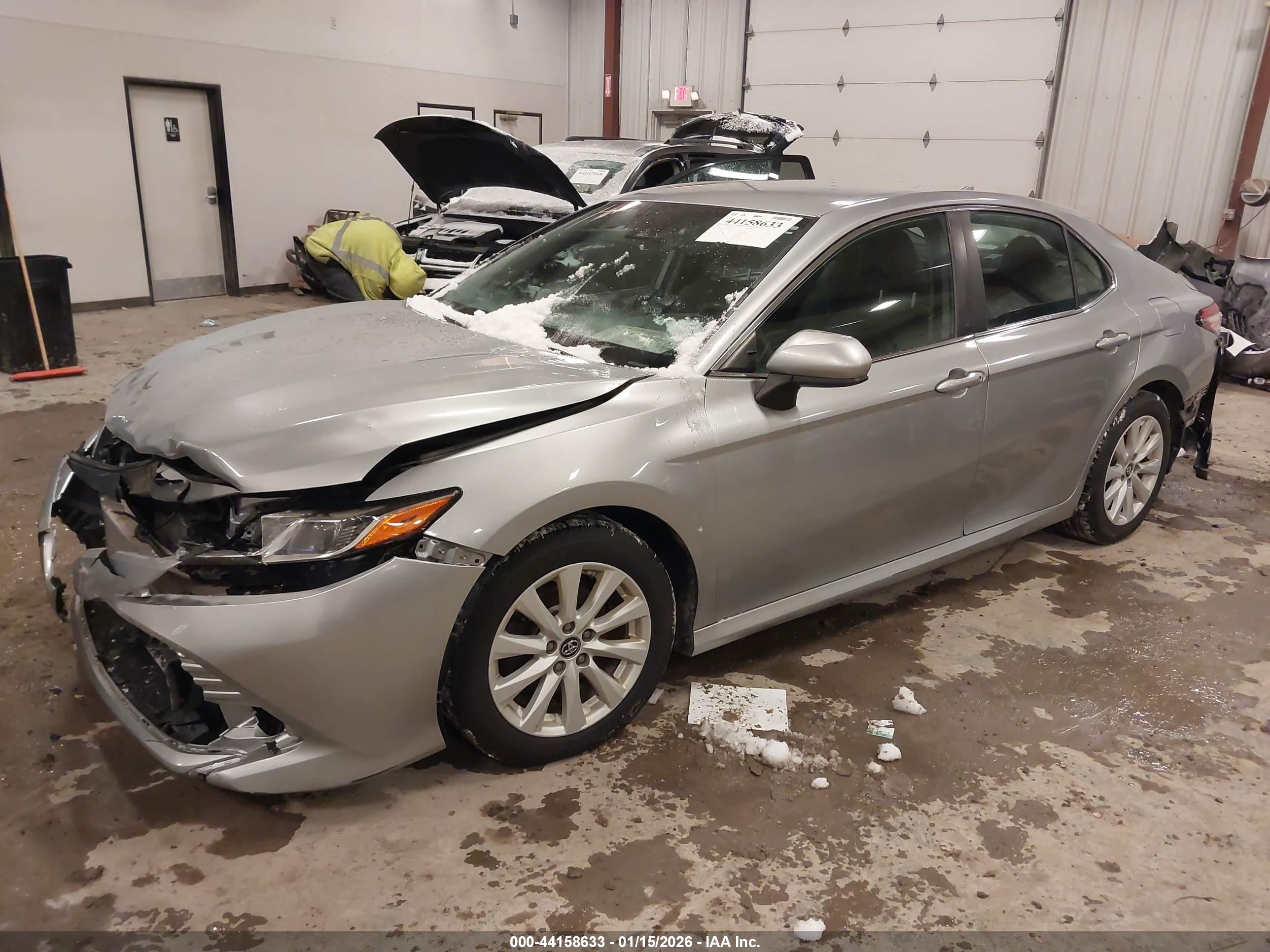 TOYOTA CAMRY image 2