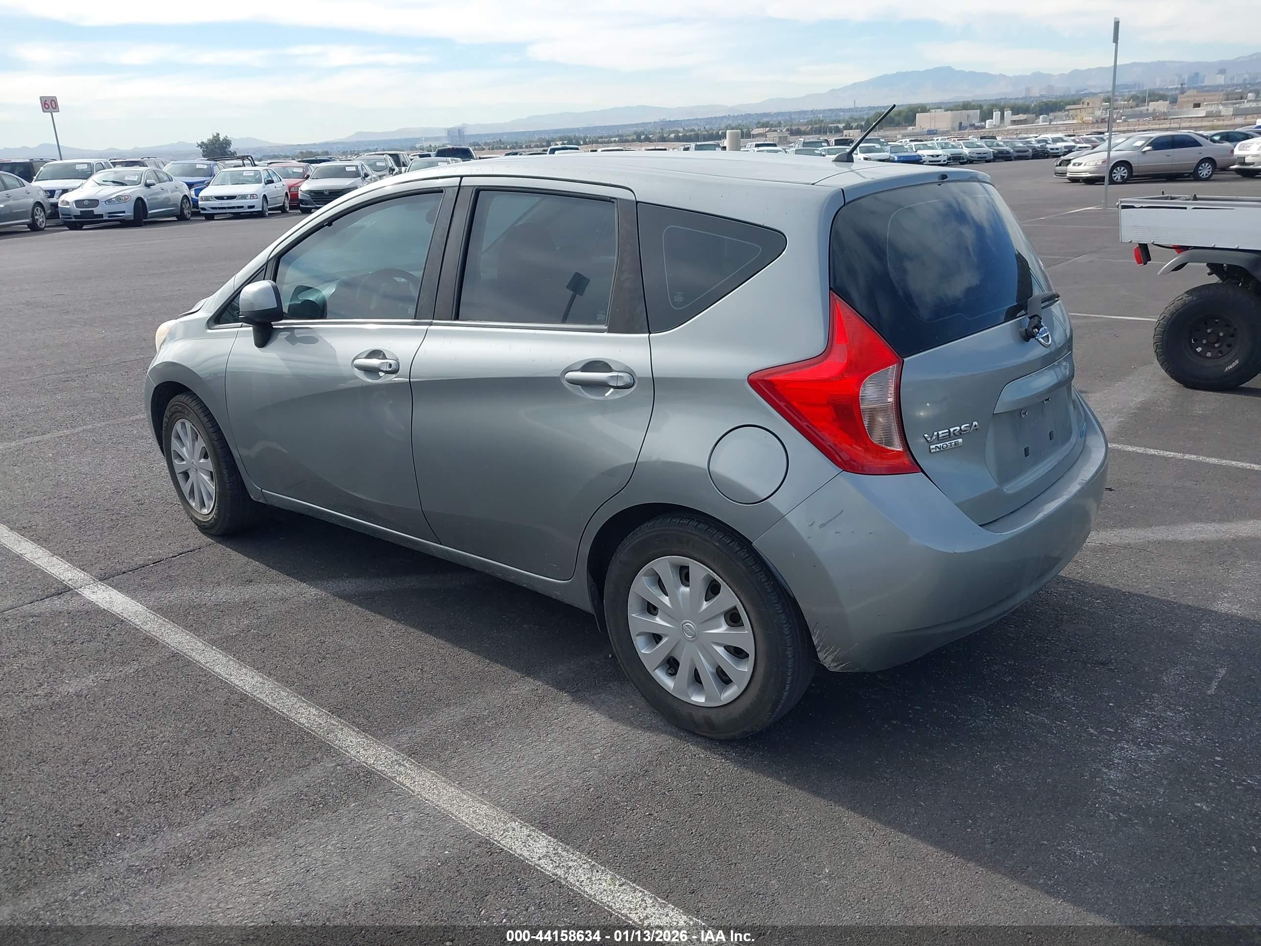 NISSAN VERSA image 3