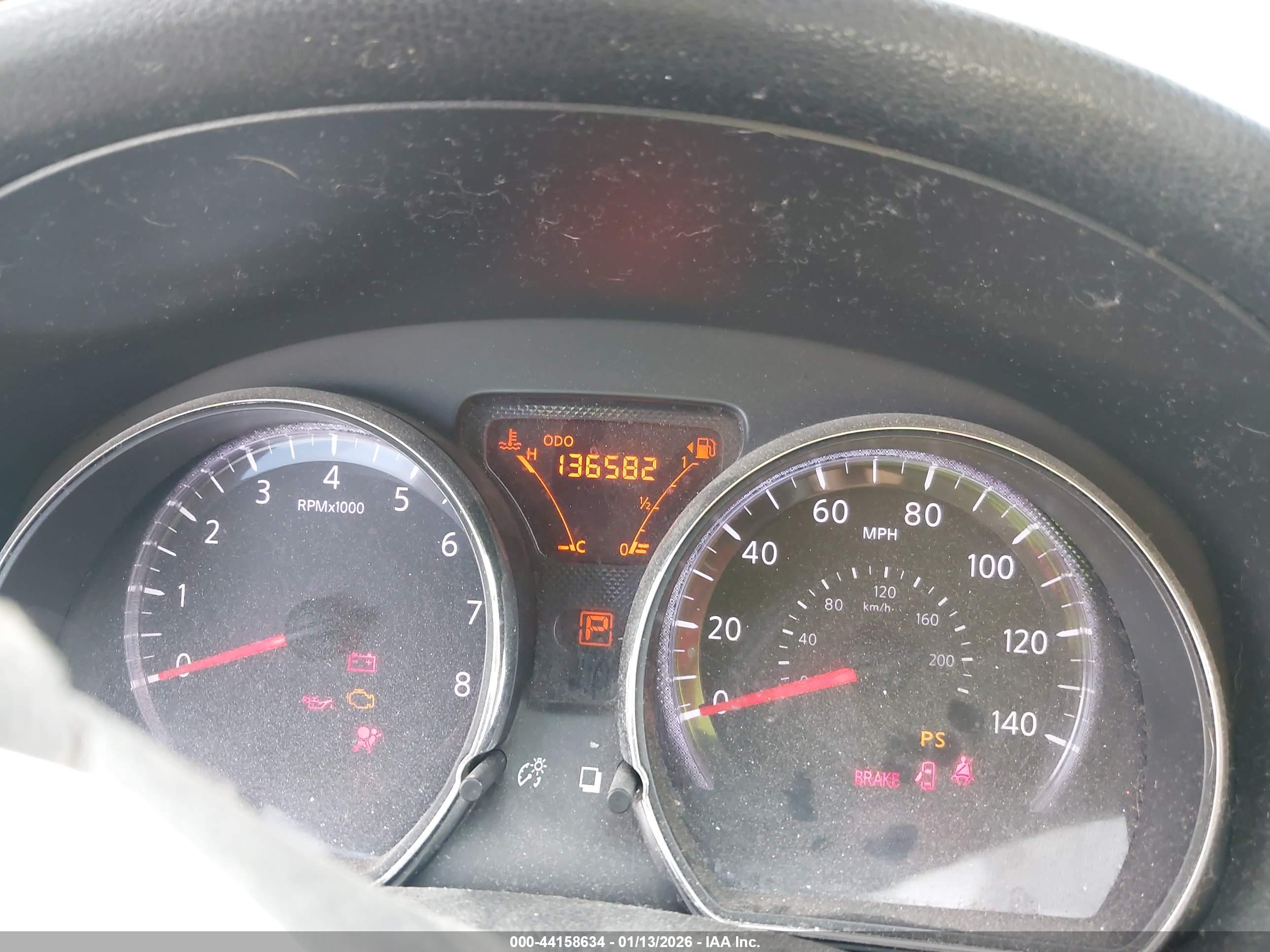 NISSAN VERSA image 7