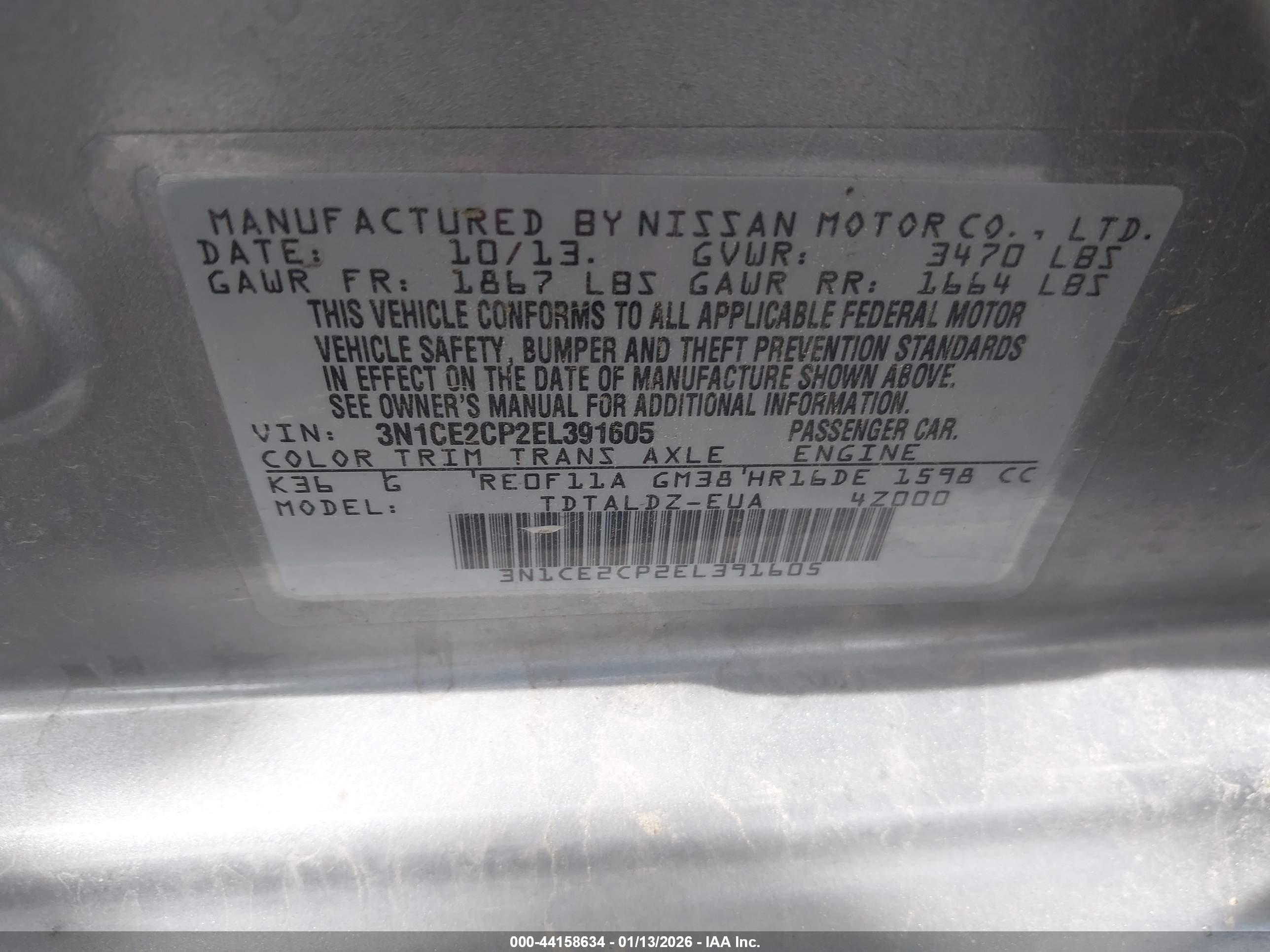 NISSAN VERSA image 9