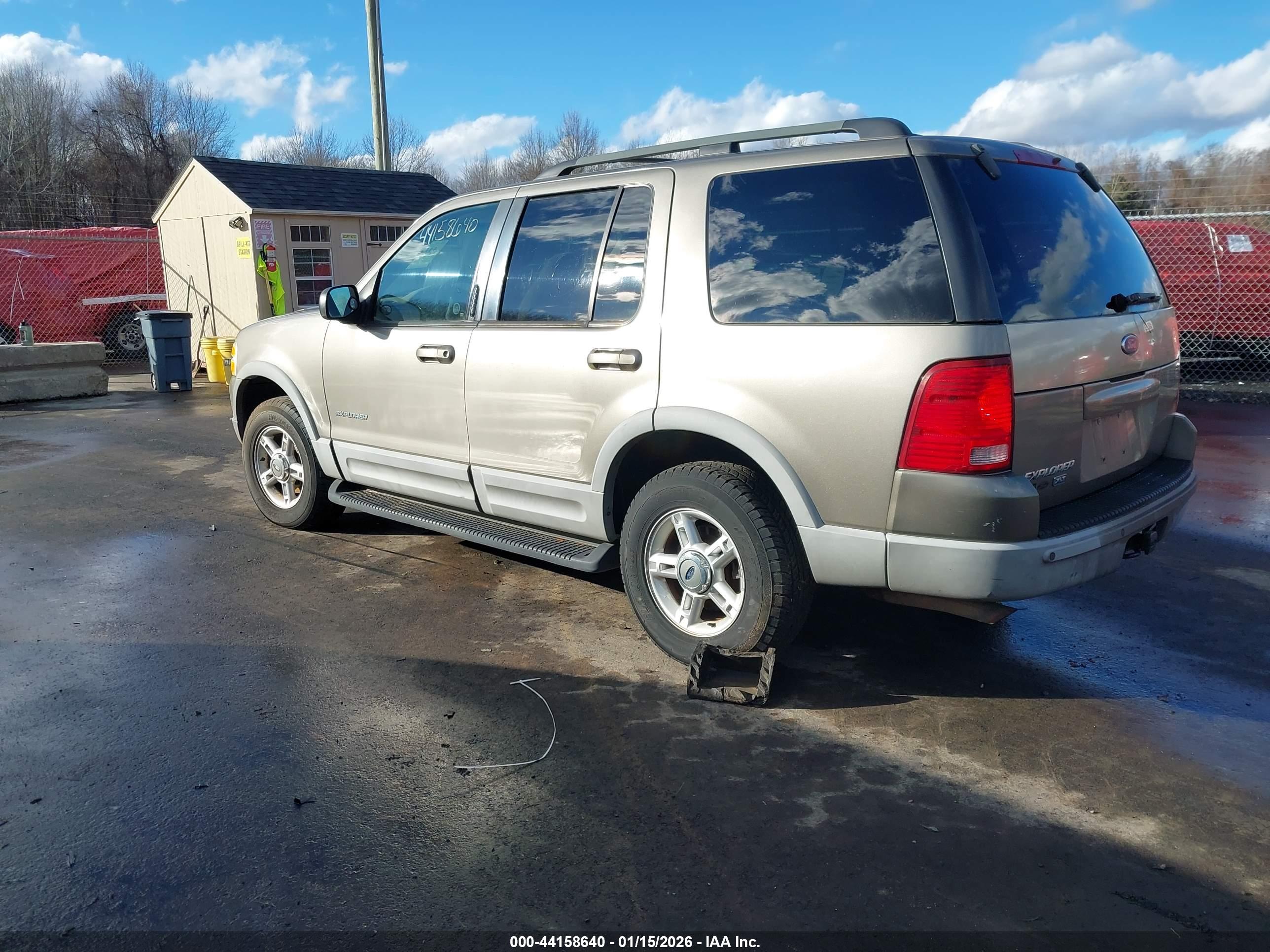 FORD EXPLORER image 3