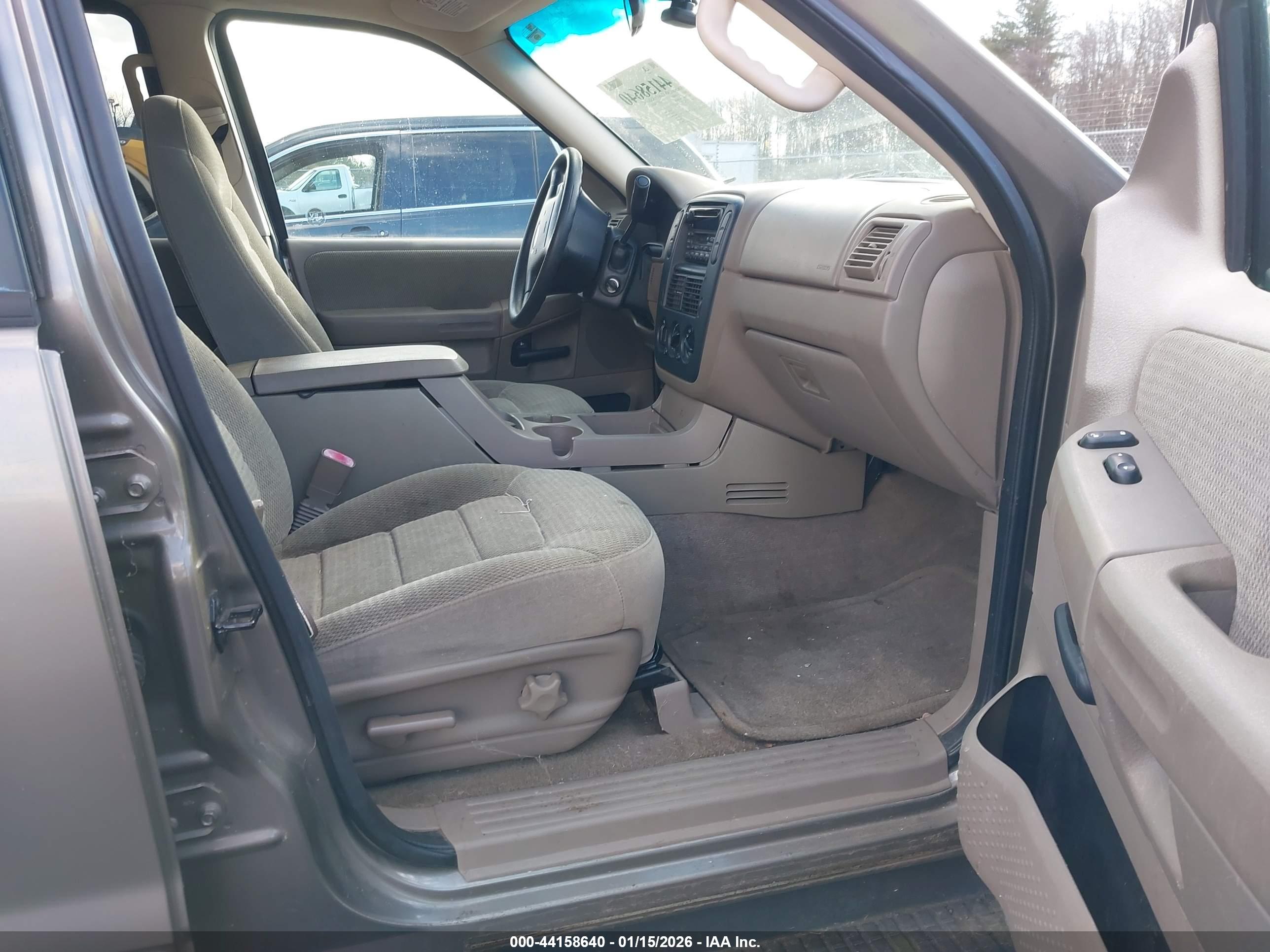 FORD EXPLORER image 5